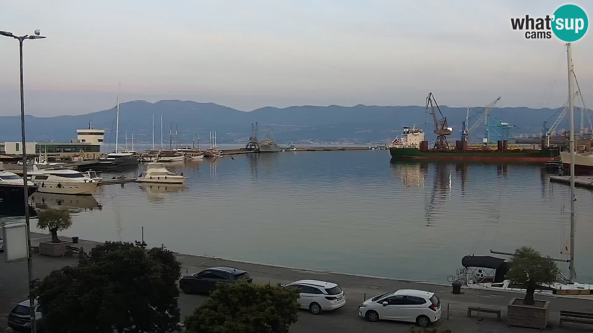 Riva in Marina v Reki – Spletna kamera v živo Hrvaška