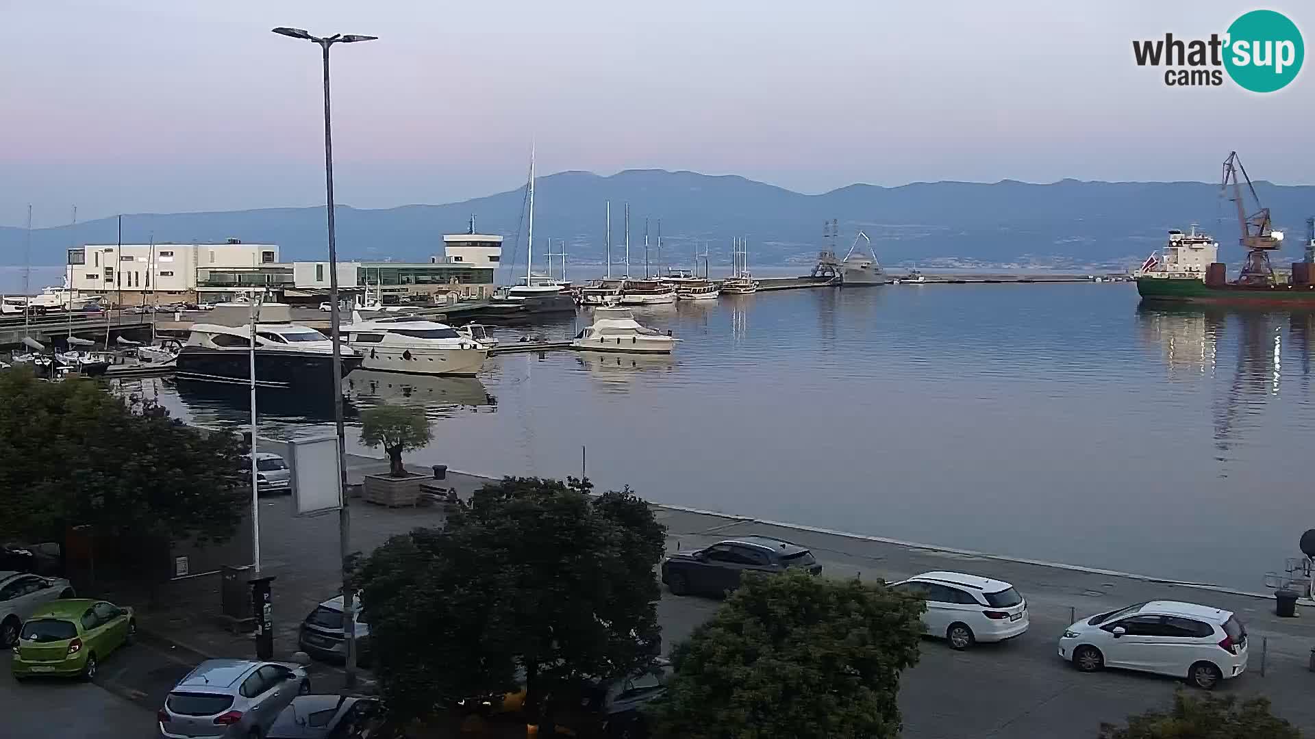 Riva in Marina v Reki – Spletna kamera v živo Hrvaška