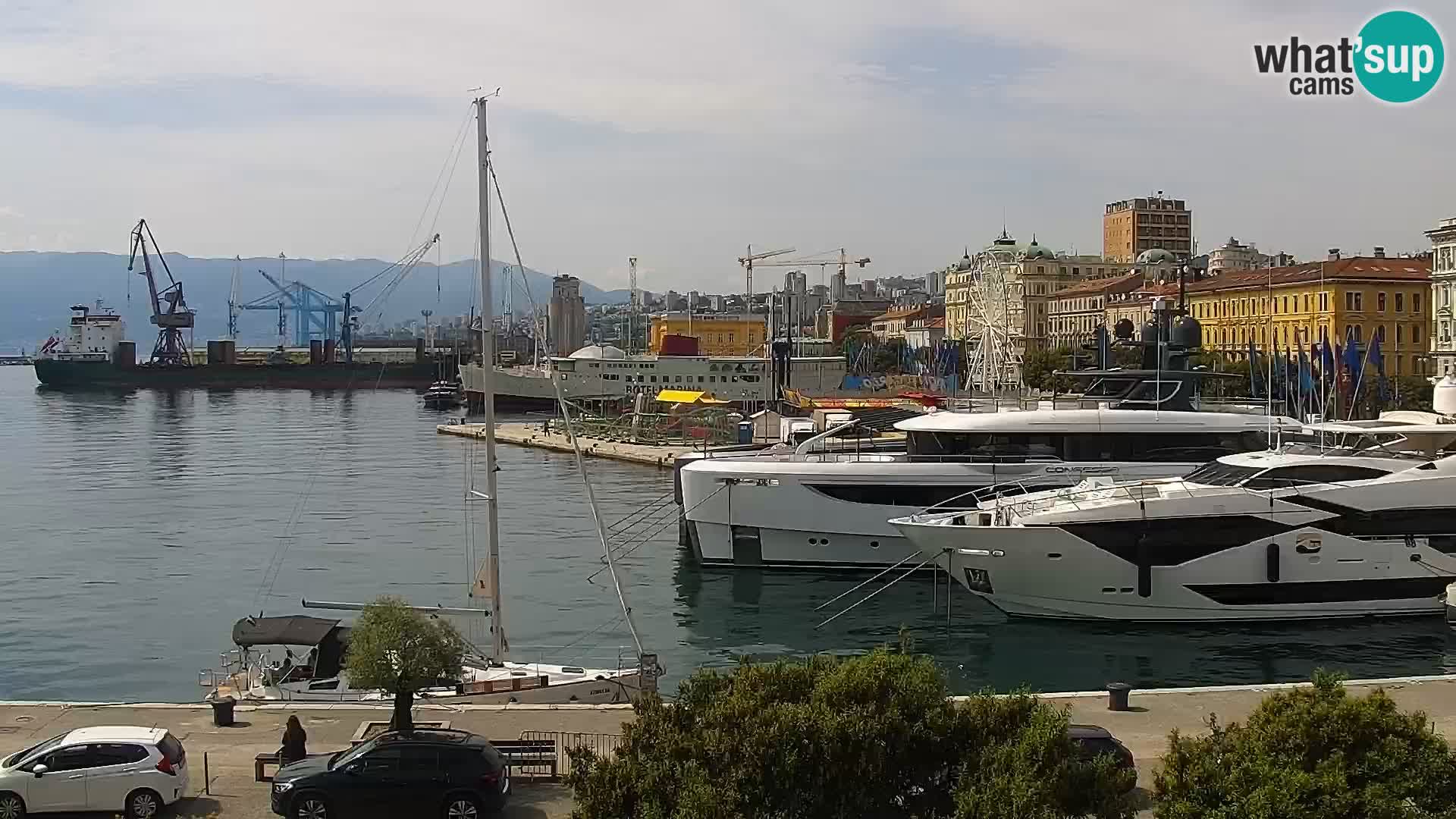Riva in Marina v Reki – Spletna kamera v živo Hrvaška