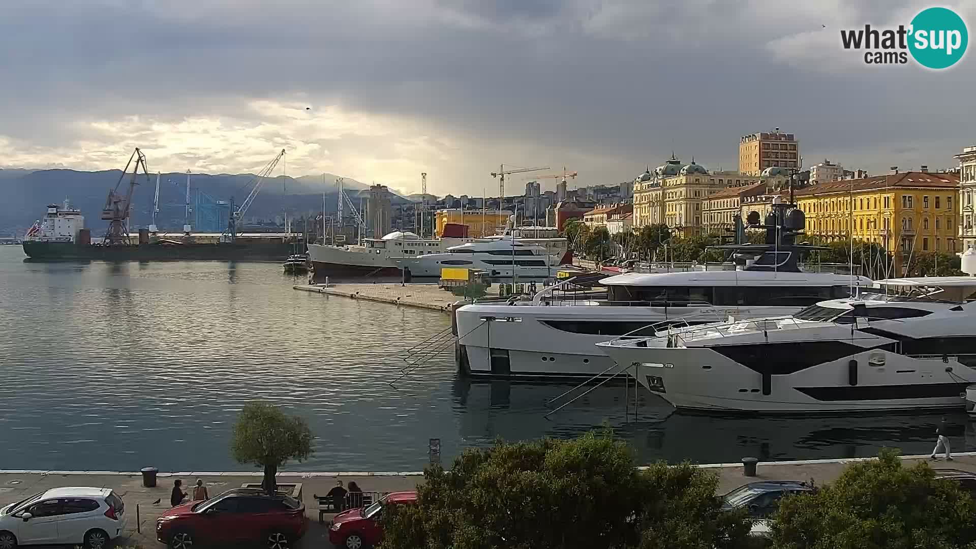 Riva i Marina u Rijeci – Web kamera uživo u Hrvatskoj