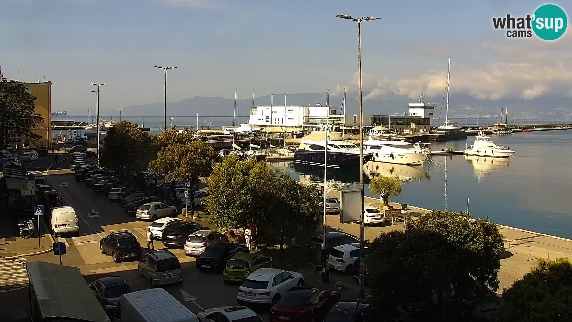 Riva in Marina v Reki – Spletna kamera v živo Hrvaška