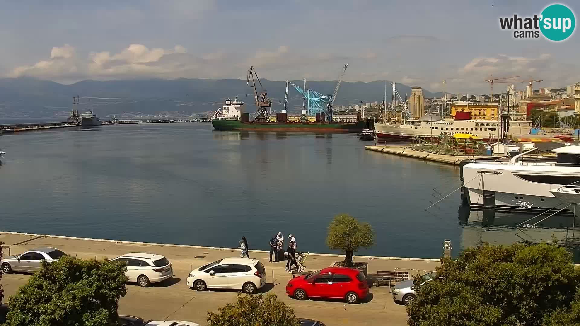 Riva in Marina v Reki – Spletna kamera v živo Hrvaška