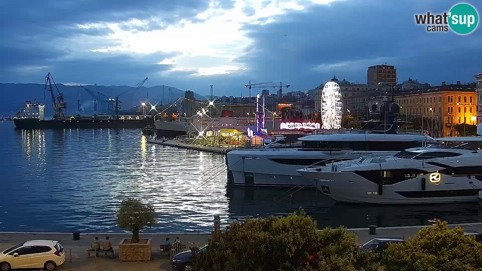 Riva in Marina v Reki – Spletna kamera v živo Hrvaška