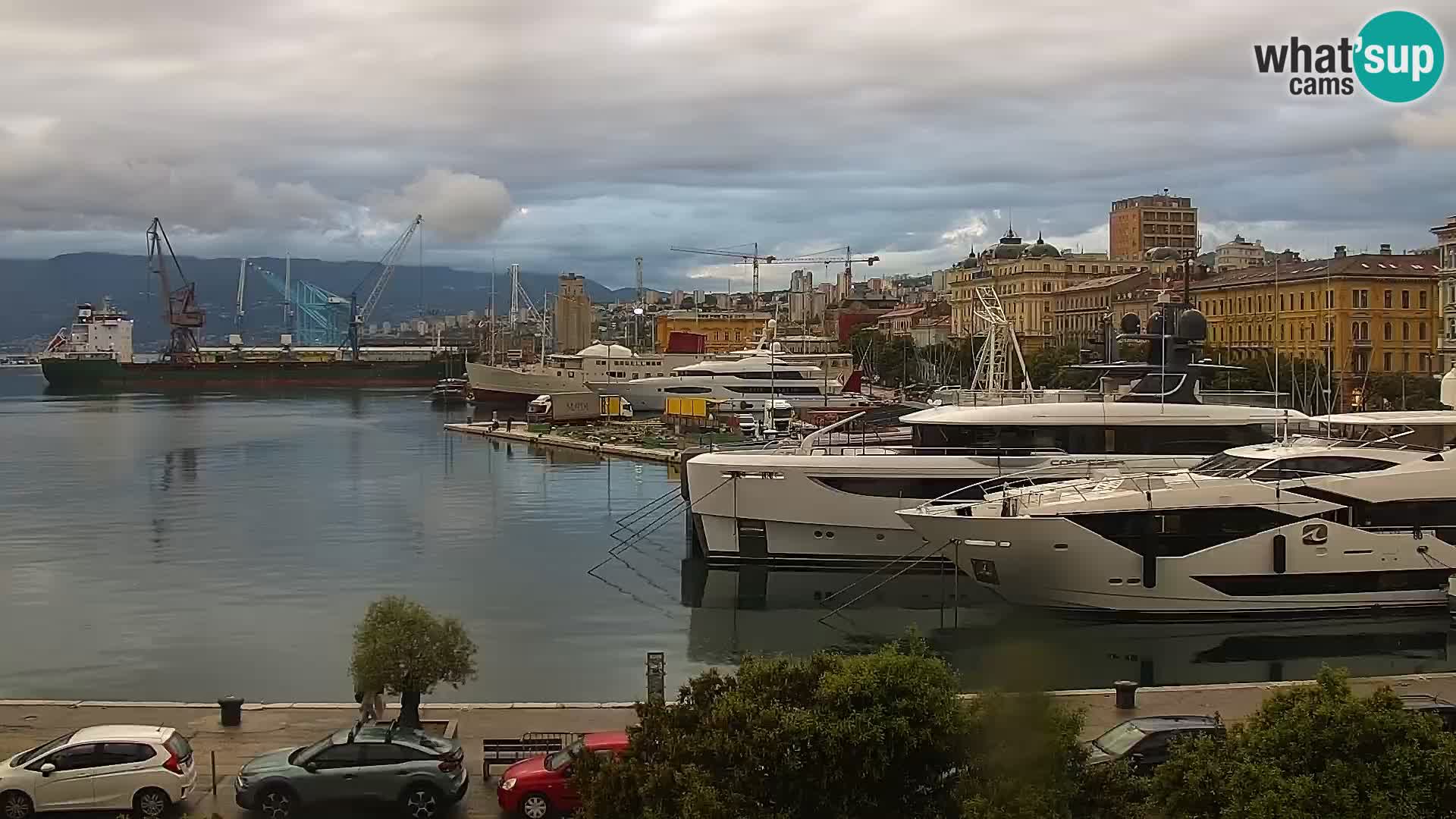 Riva i Marina u Rijeci – Web kamera uživo u Hrvatskoj