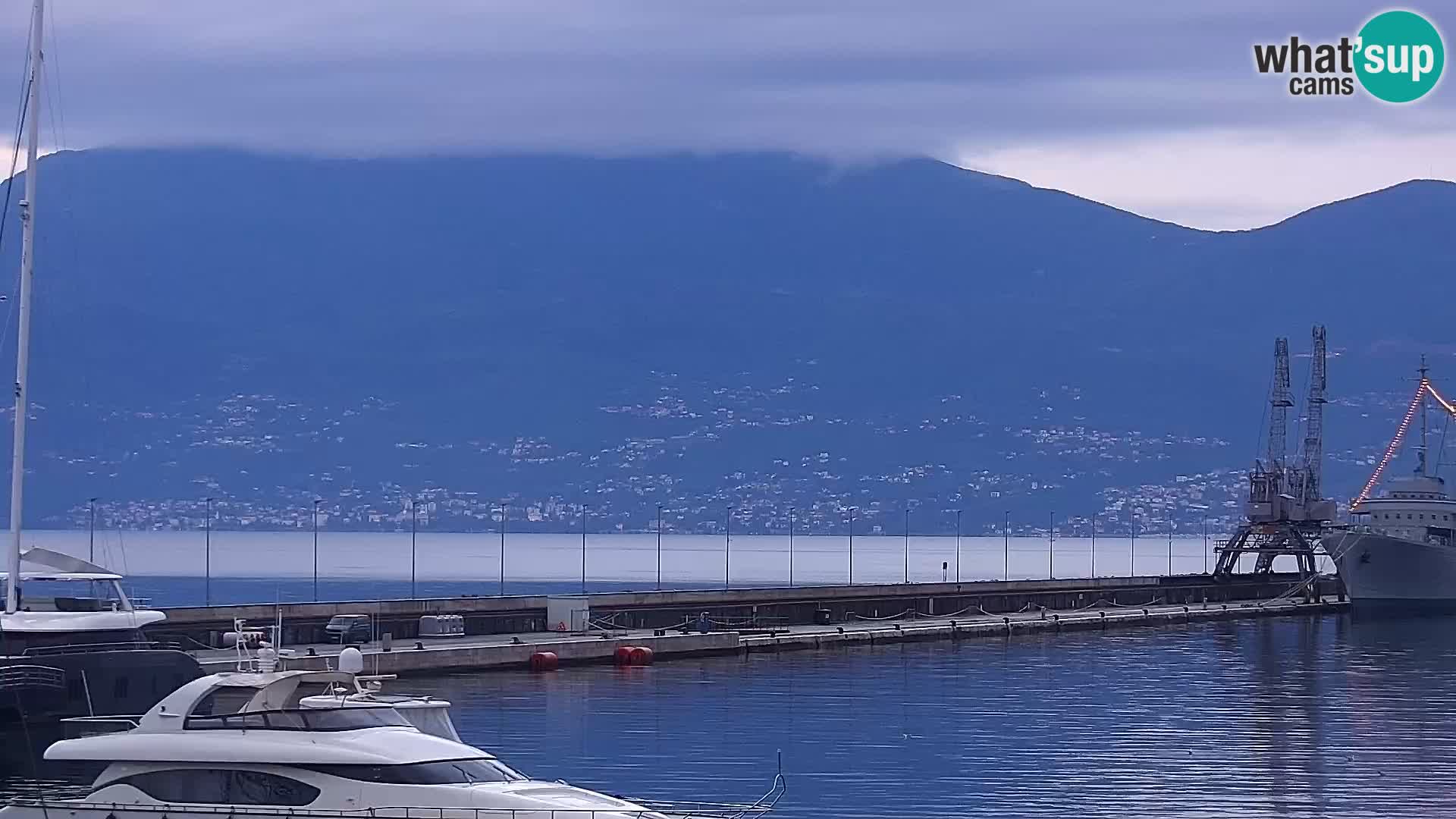 Riva in Marina v Reki – Spletna kamera v živo Hrvaška