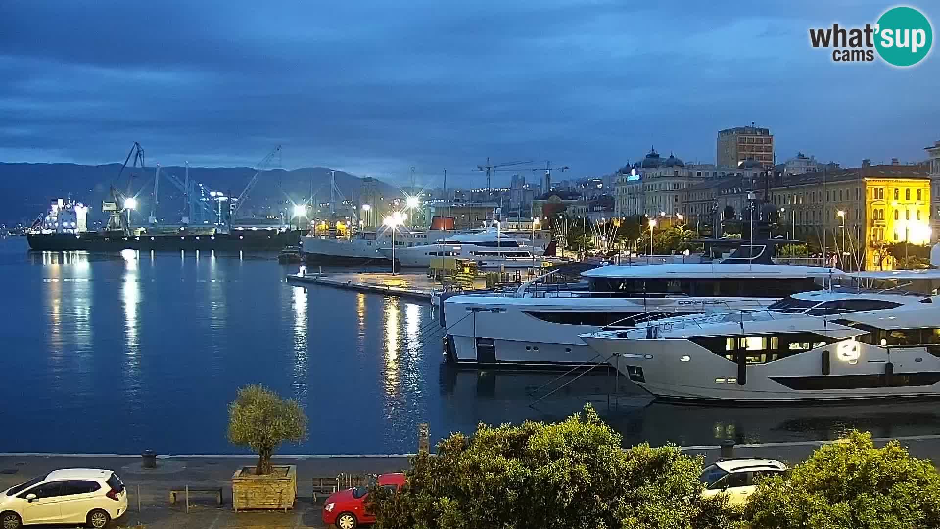 Riva in Marina v Reki – Spletna kamera v živo Hrvaška