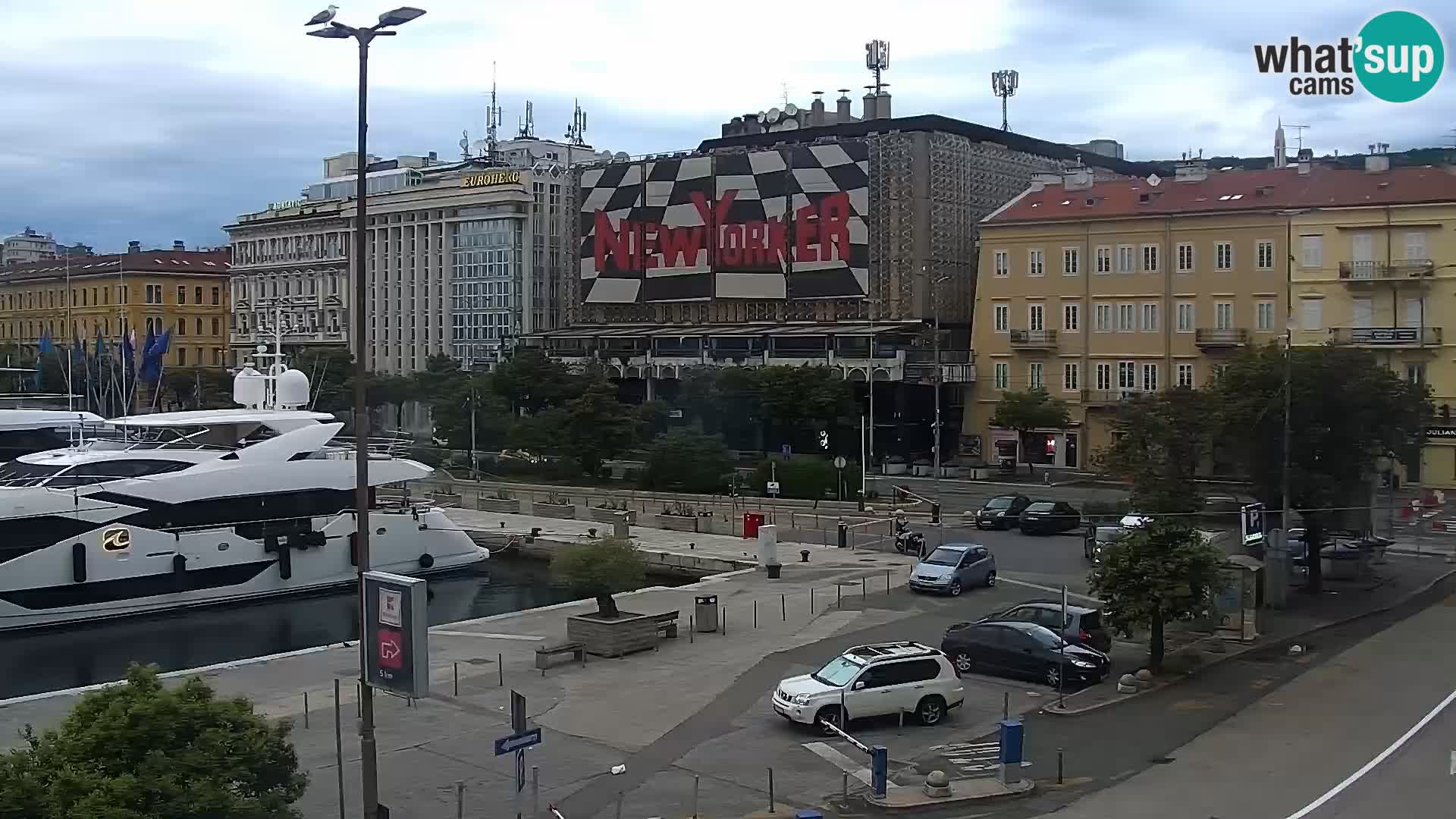 Riva in Marina v Reki – Spletna kamera v živo Hrvaška