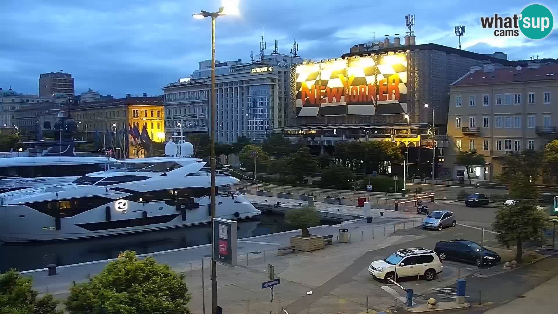 Riva in Marina v Reki – Spletna kamera v živo Hrvaška