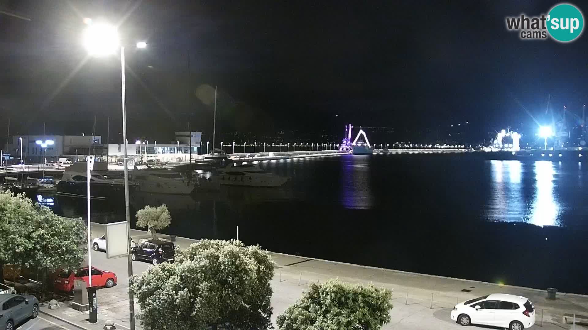Riva in Marina v Reki – Spletna kamera v živo Hrvaška