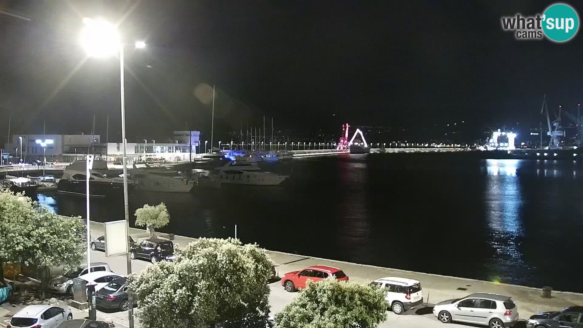 Riva in Marina v Reki – Spletna kamera v živo Hrvaška