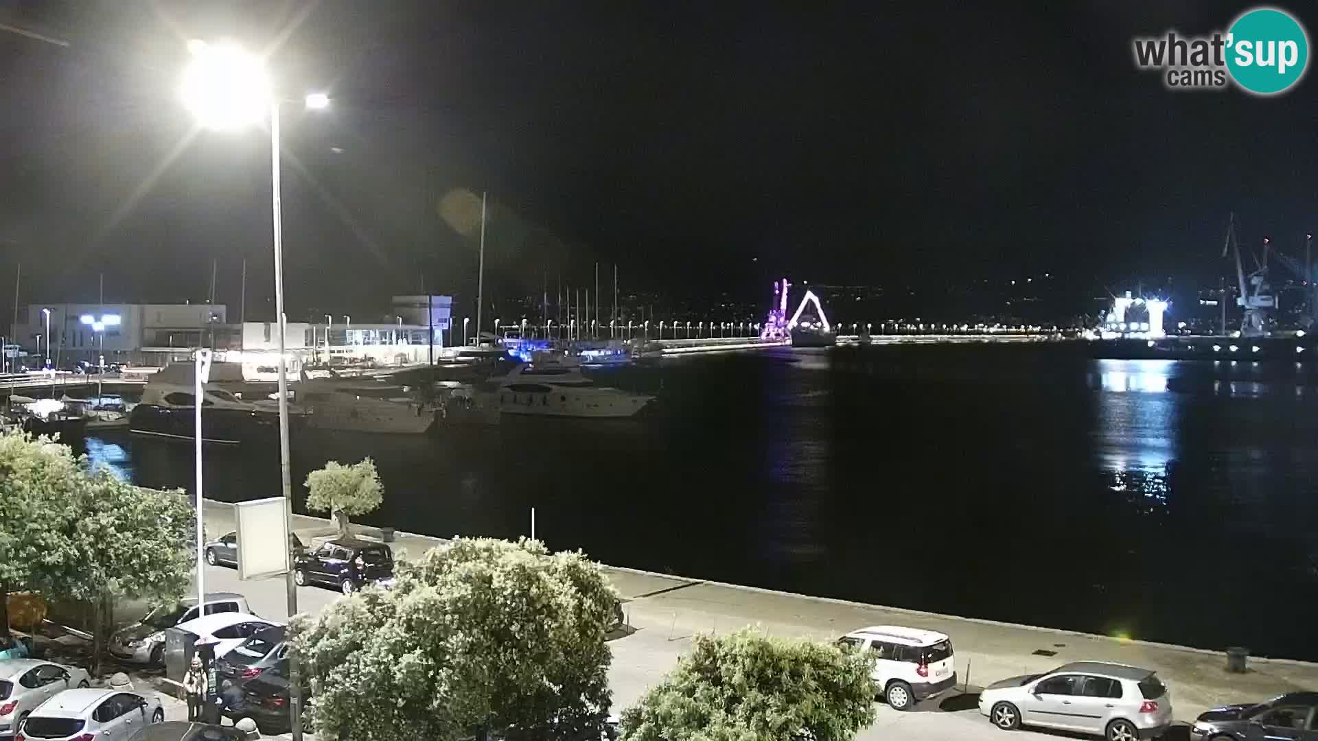Riva in Marina v Reki – Spletna kamera v živo Hrvaška