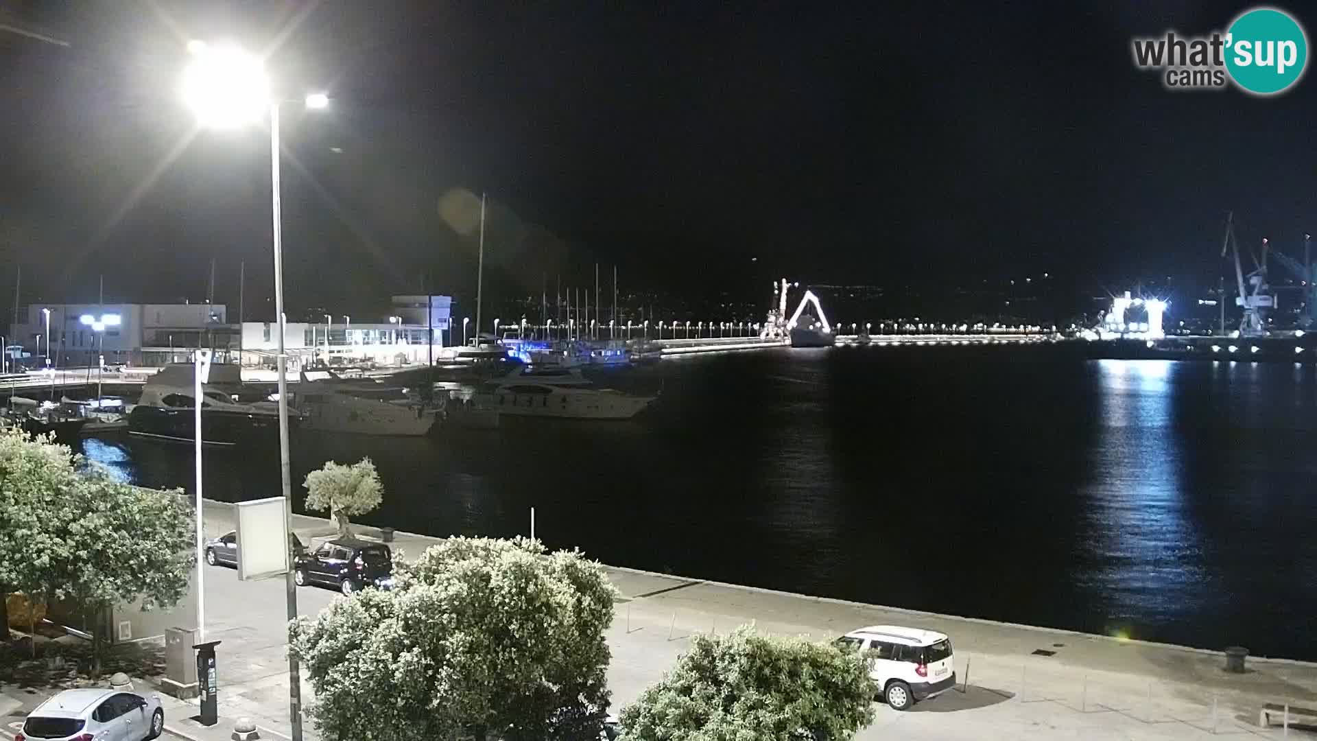 Riva in Marina v Reki – Spletna kamera v živo Hrvaška