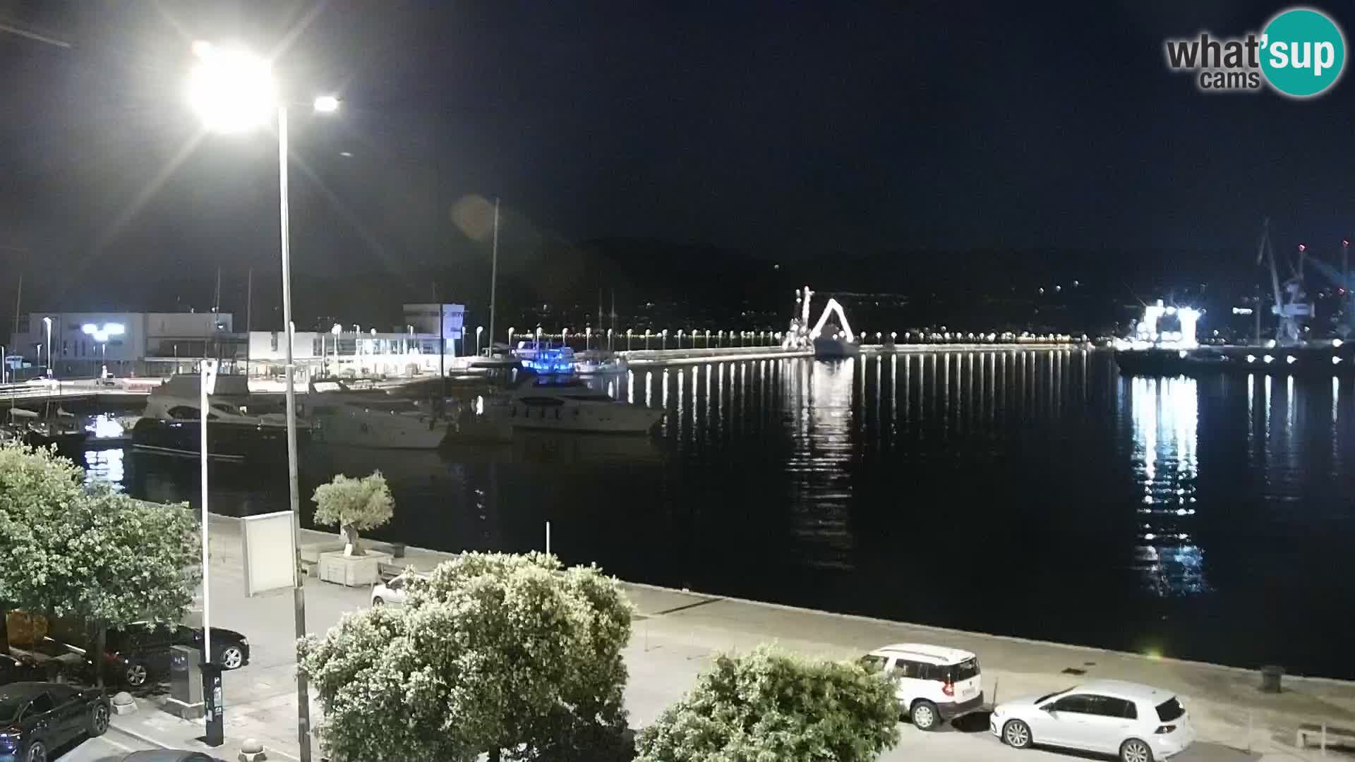 Riva in Marina v Reki – Spletna kamera v živo Hrvaška