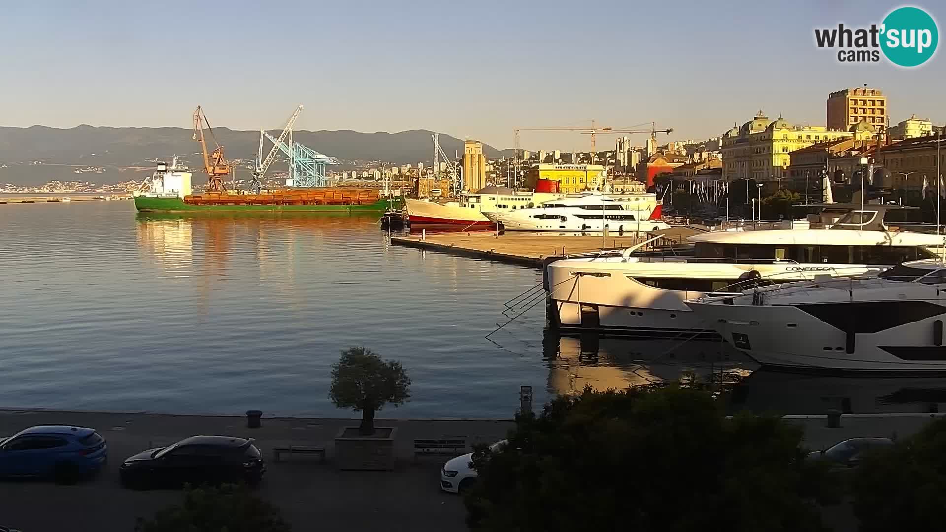 Fiume – Il porto e la Riva