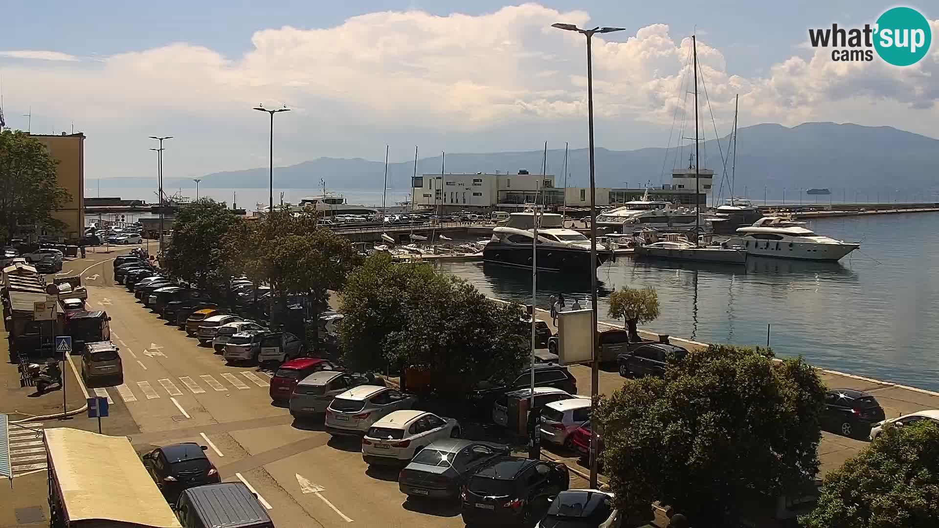 Riva in Marina v Reki – Spletna kamera v živo Hrvaška