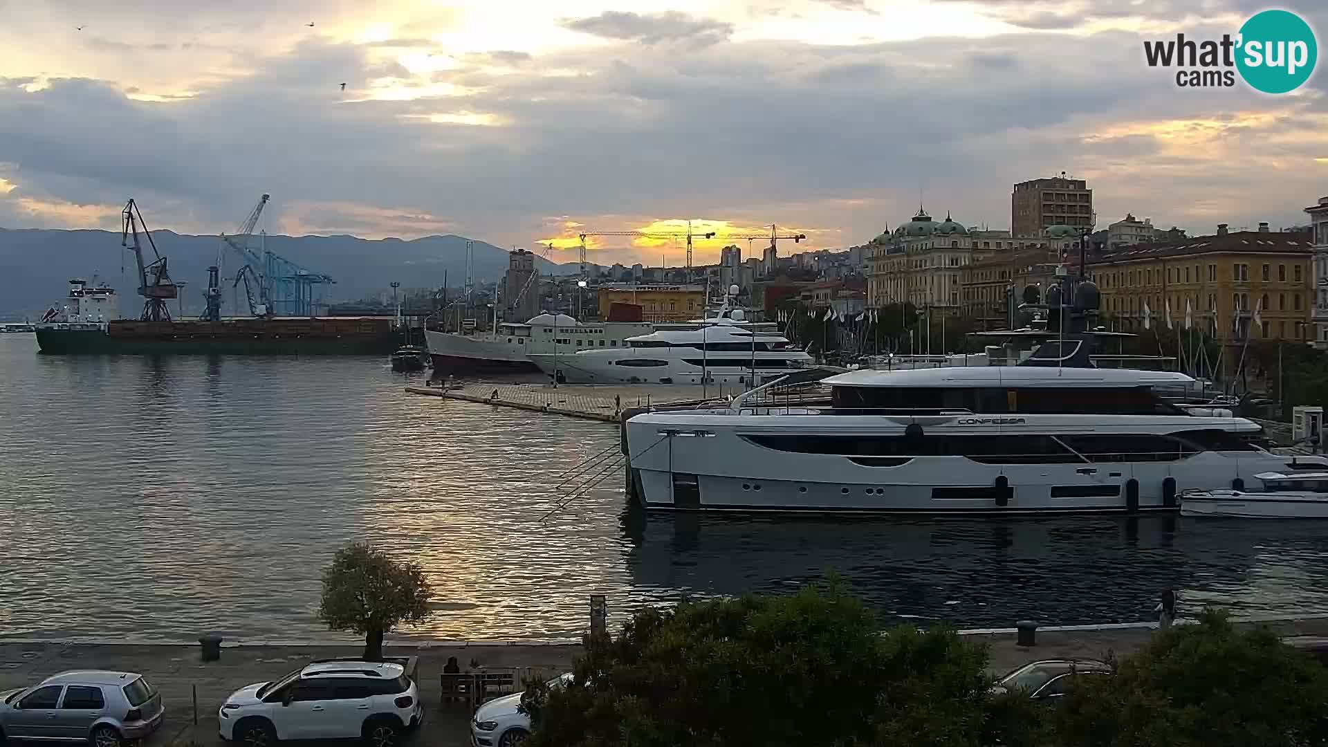 Riva i Marina u Rijeci – Web kamera uživo u Hrvatskoj
