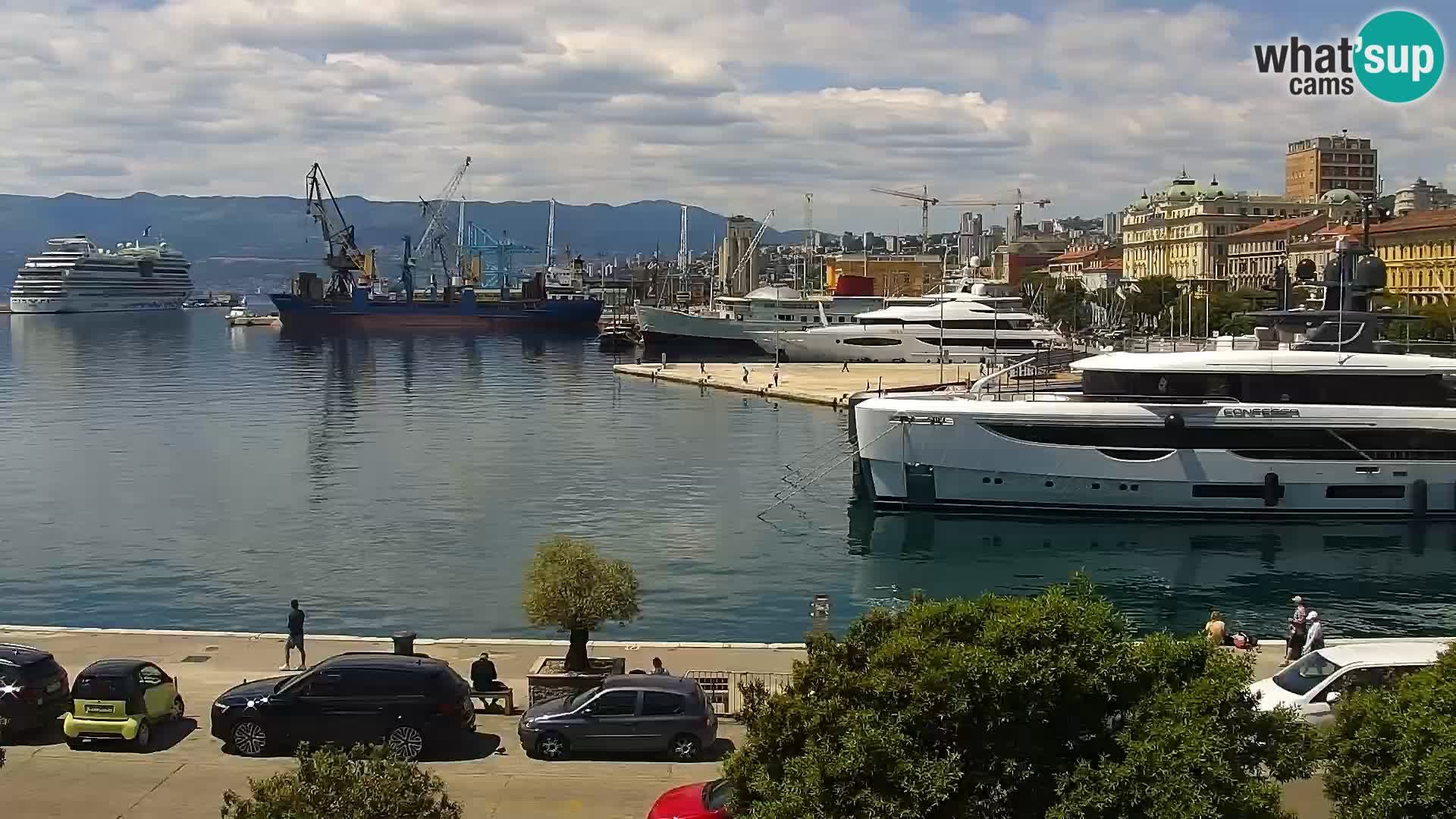 Riva in Marina v Reki – Spletna kamera v živo Hrvaška