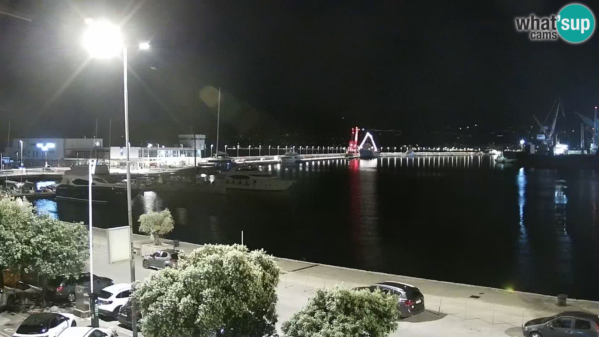 Riva in Marina v Reki – Spletna kamera v živo Hrvaška