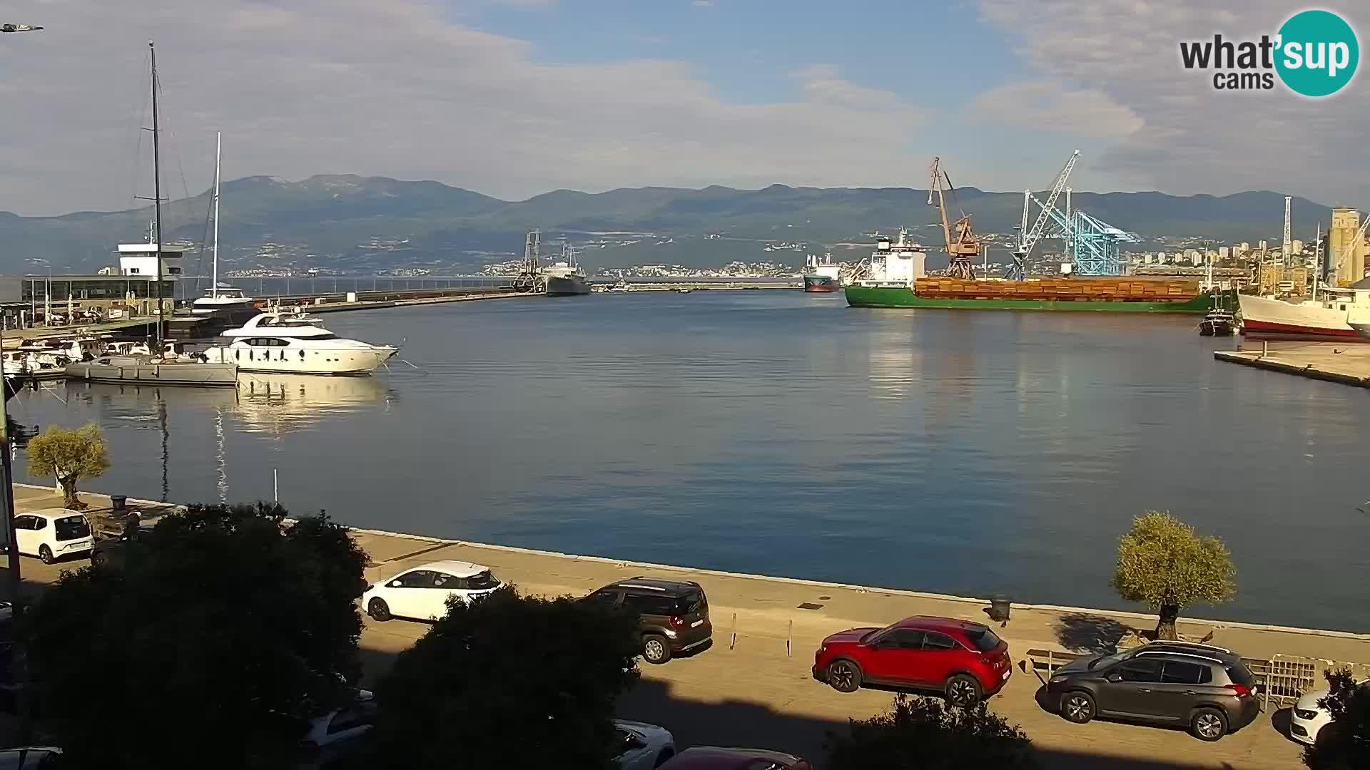 Riva in Marina v Reki – Spletna kamera v živo Hrvaška