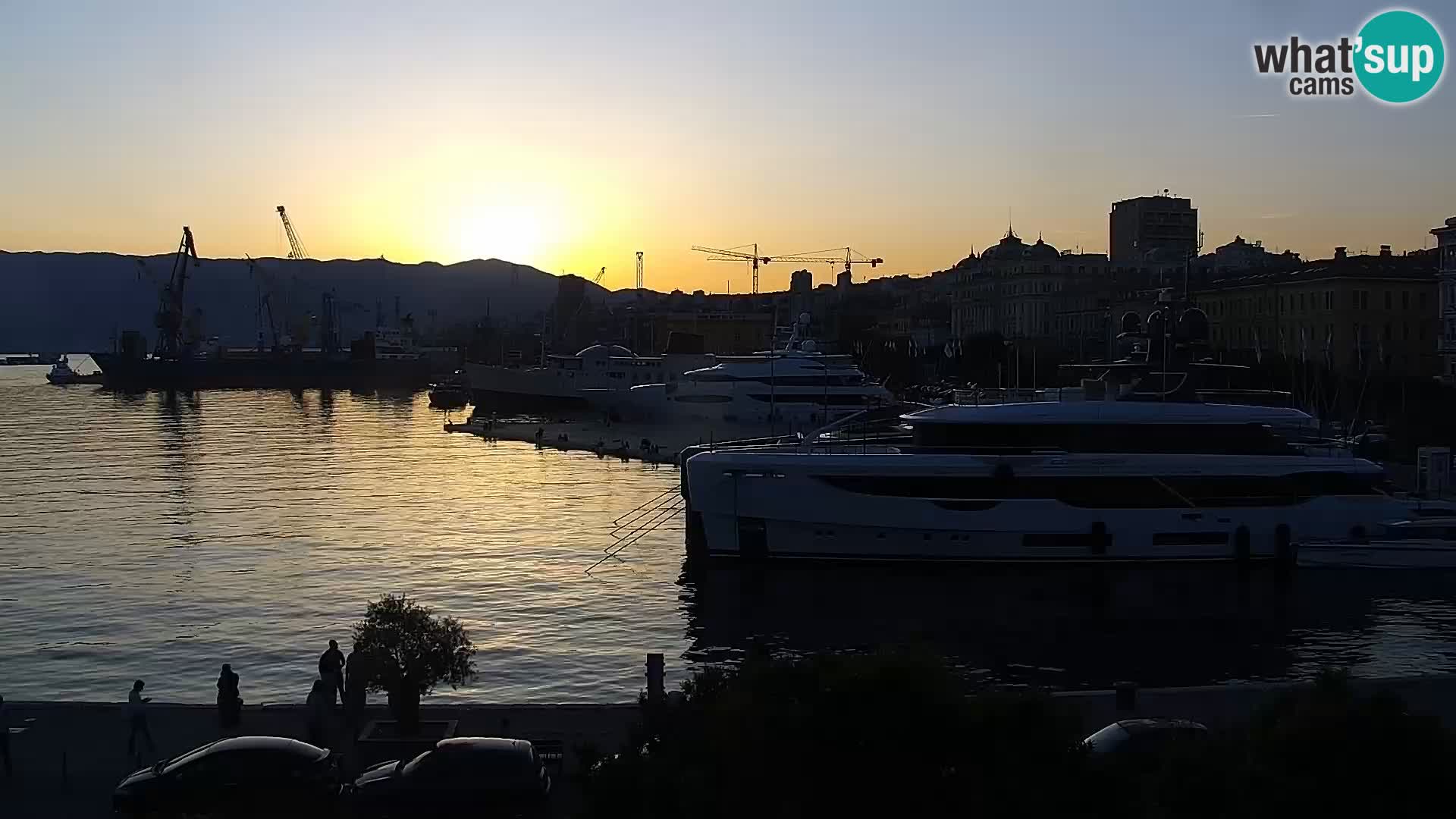 La Riva y Marina en Rijeka – Webcam en vivo Croacia
