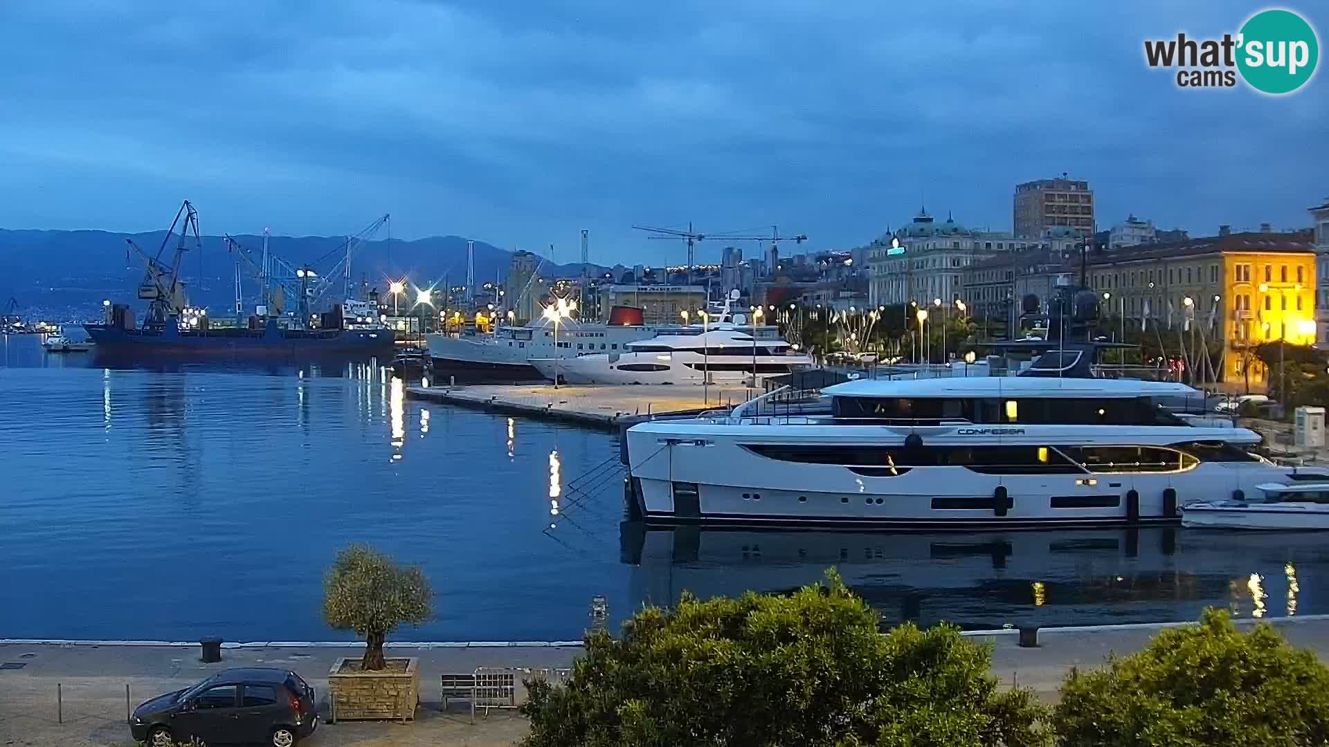 La Riva y Marina en Rijeka – Webcam en vivo Croacia