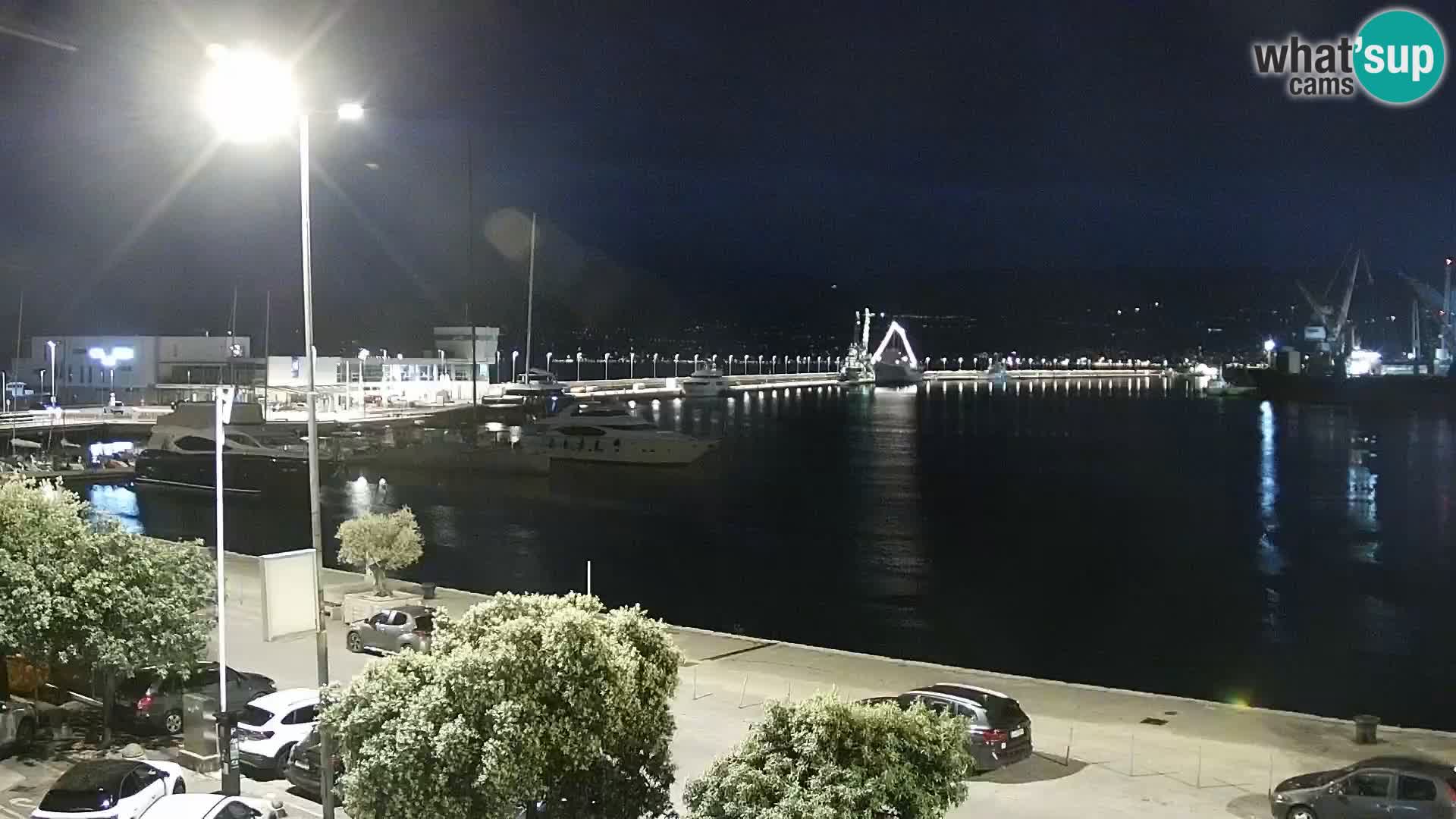 Riva in Marina v Reki – Spletna kamera v živo Hrvaška