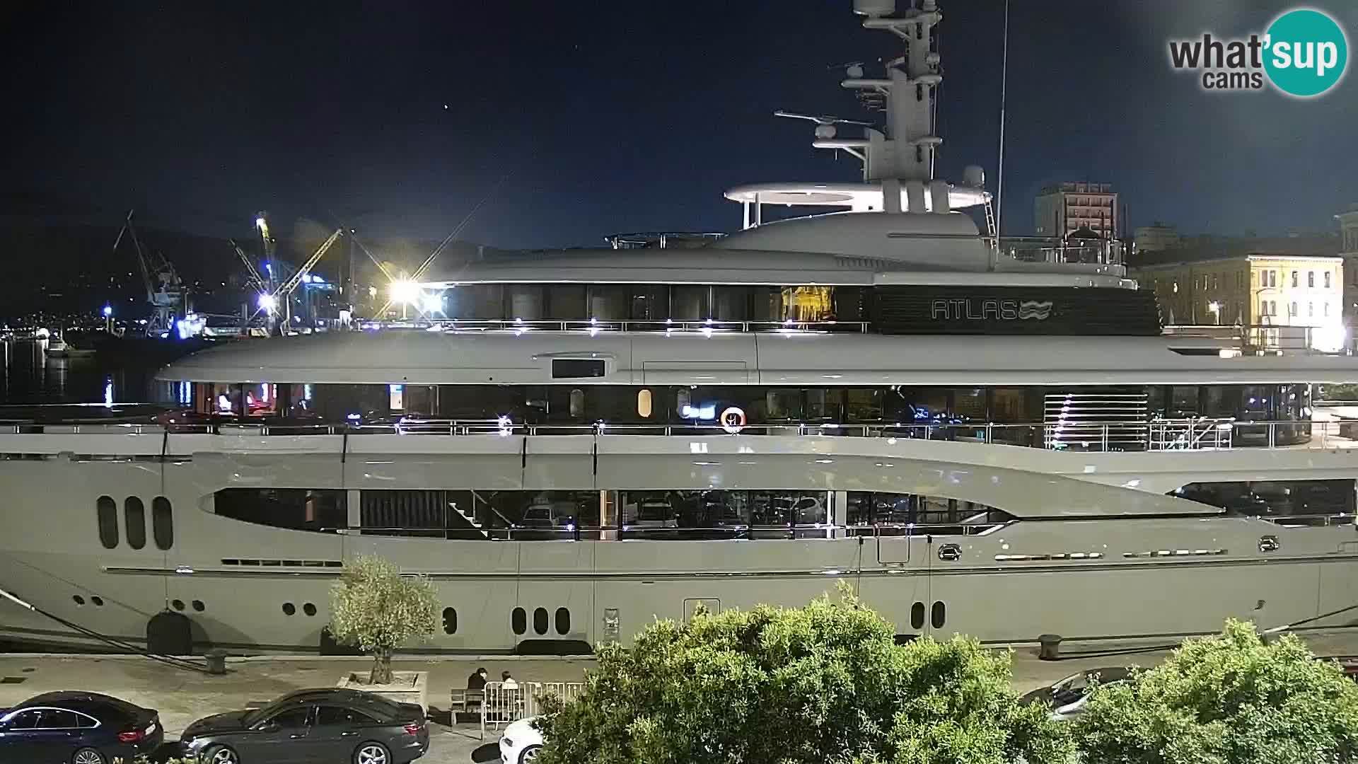 Riva in Marina v Reki – Spletna kamera v živo Hrvaška