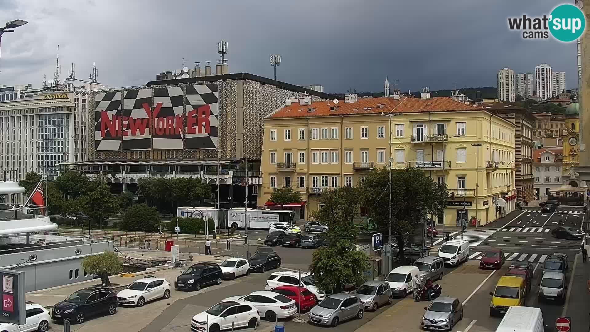 Riva in Marina v Reki – Spletna kamera v živo Hrvaška