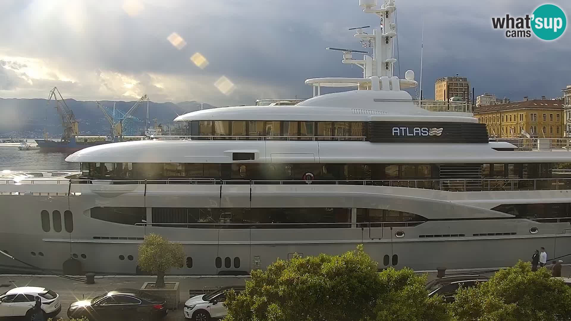 Riva i Marina u Rijeci – Web kamera uživo u Hrvatskoj
