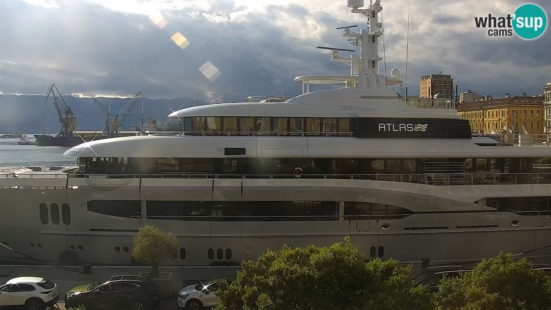 Riva i Marina u Rijeci – Web kamera uživo u Hrvatskoj