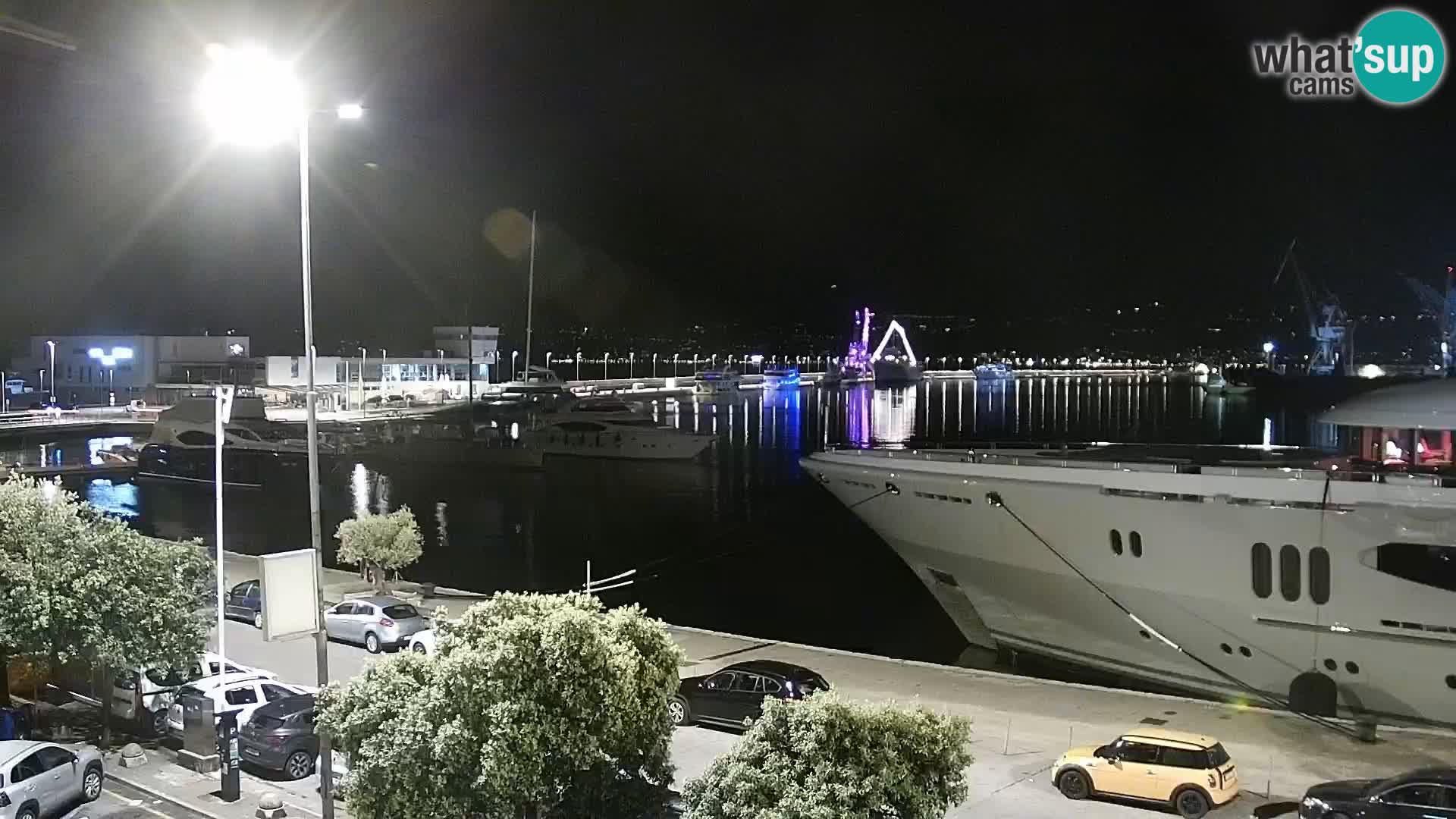 Riva in Marina v Reki – Spletna kamera v živo Hrvaška