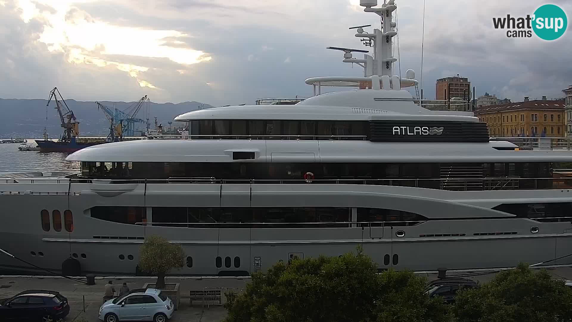 Riva i Marina u Rijeci – Web kamera uživo u Hrvatskoj