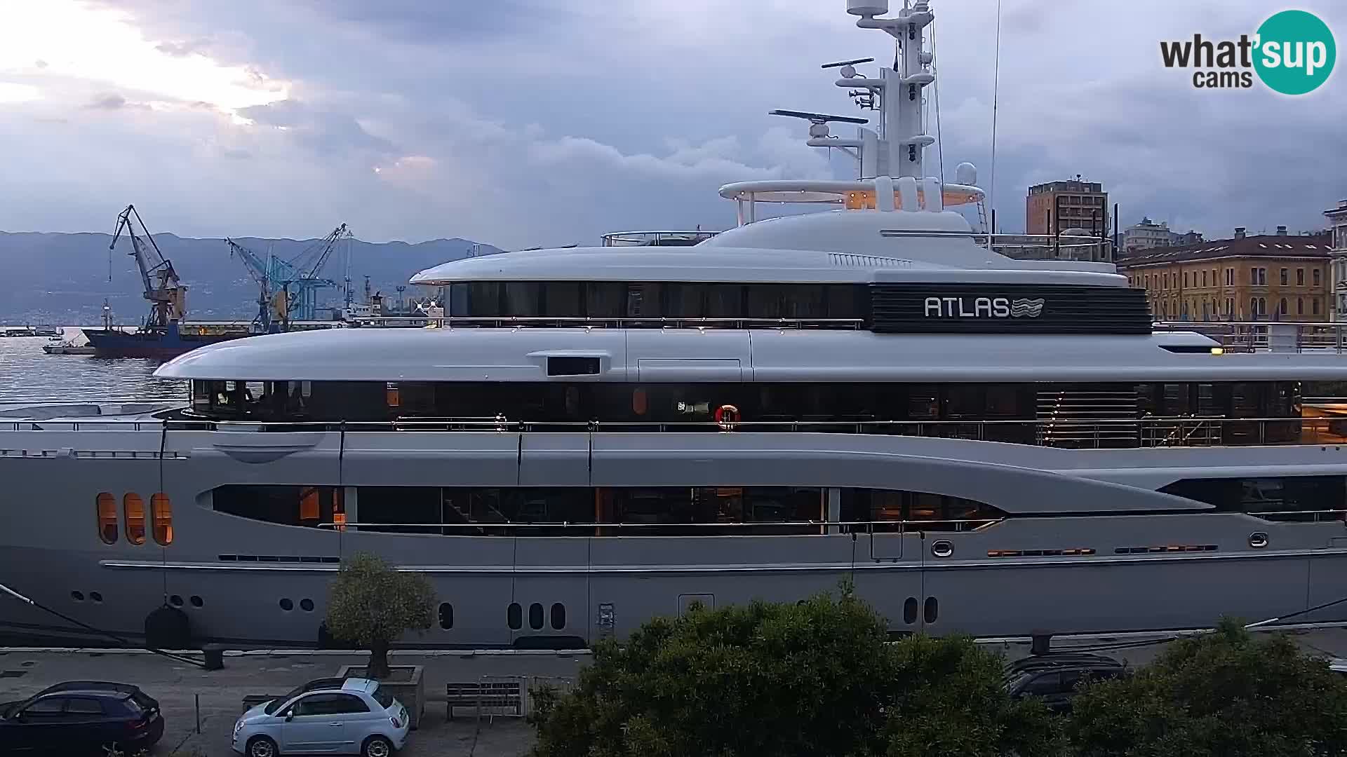 La Riva y Marina en Rijeka – Webcam en vivo Croacia