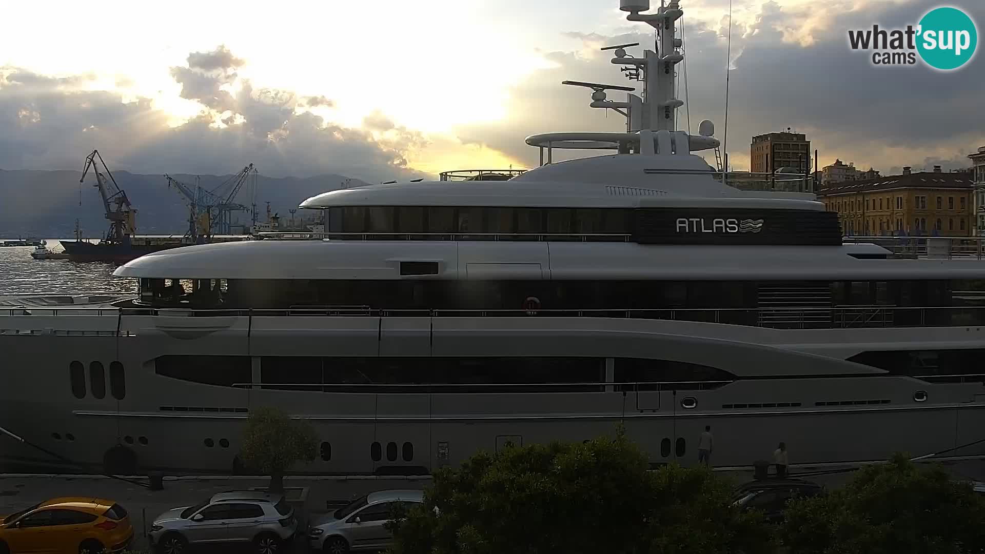 Riva in Marina v Reki – Spletna kamera v živo Hrvaška