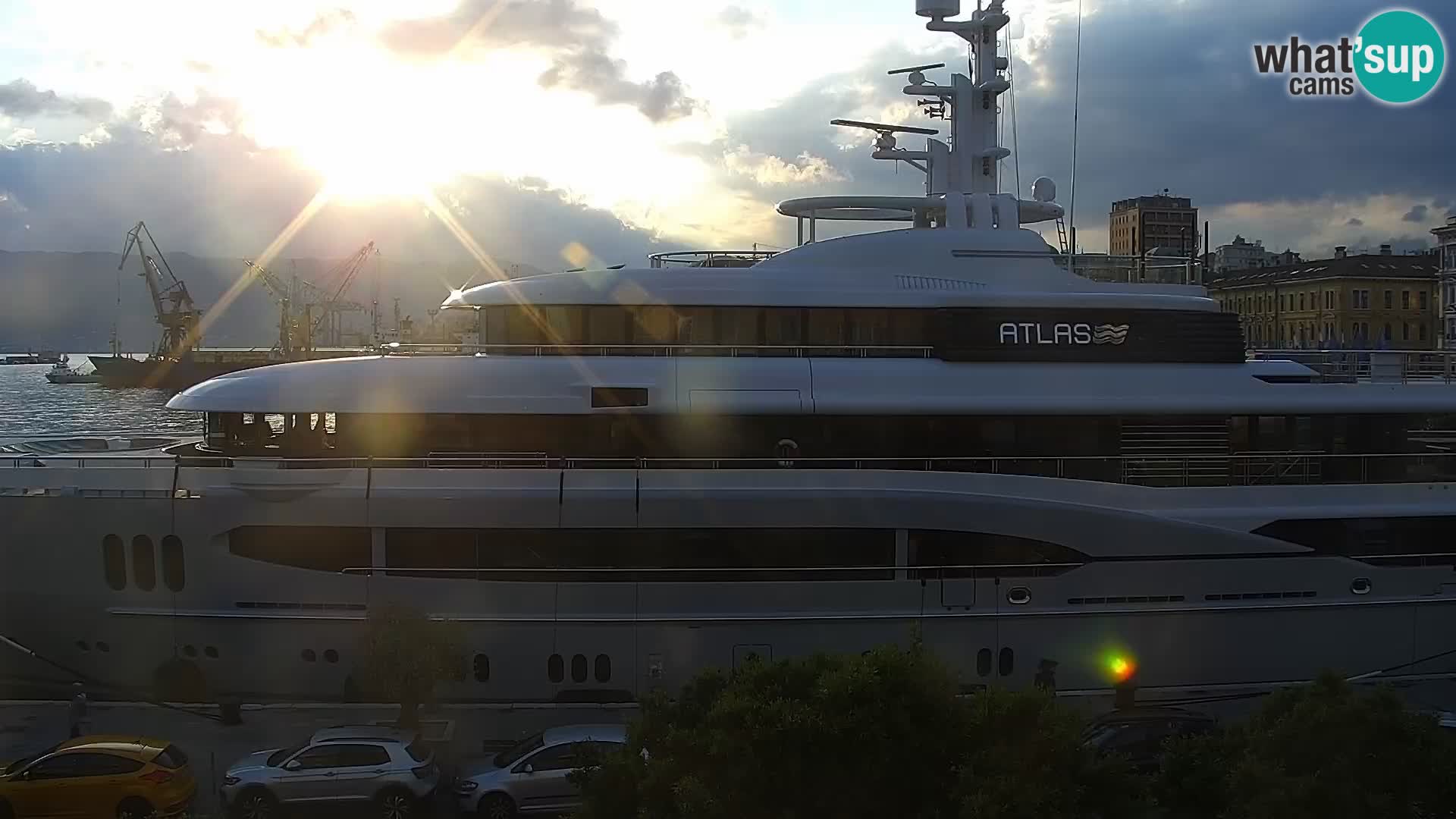 Riva in Marina v Reki – Spletna kamera v živo Hrvaška