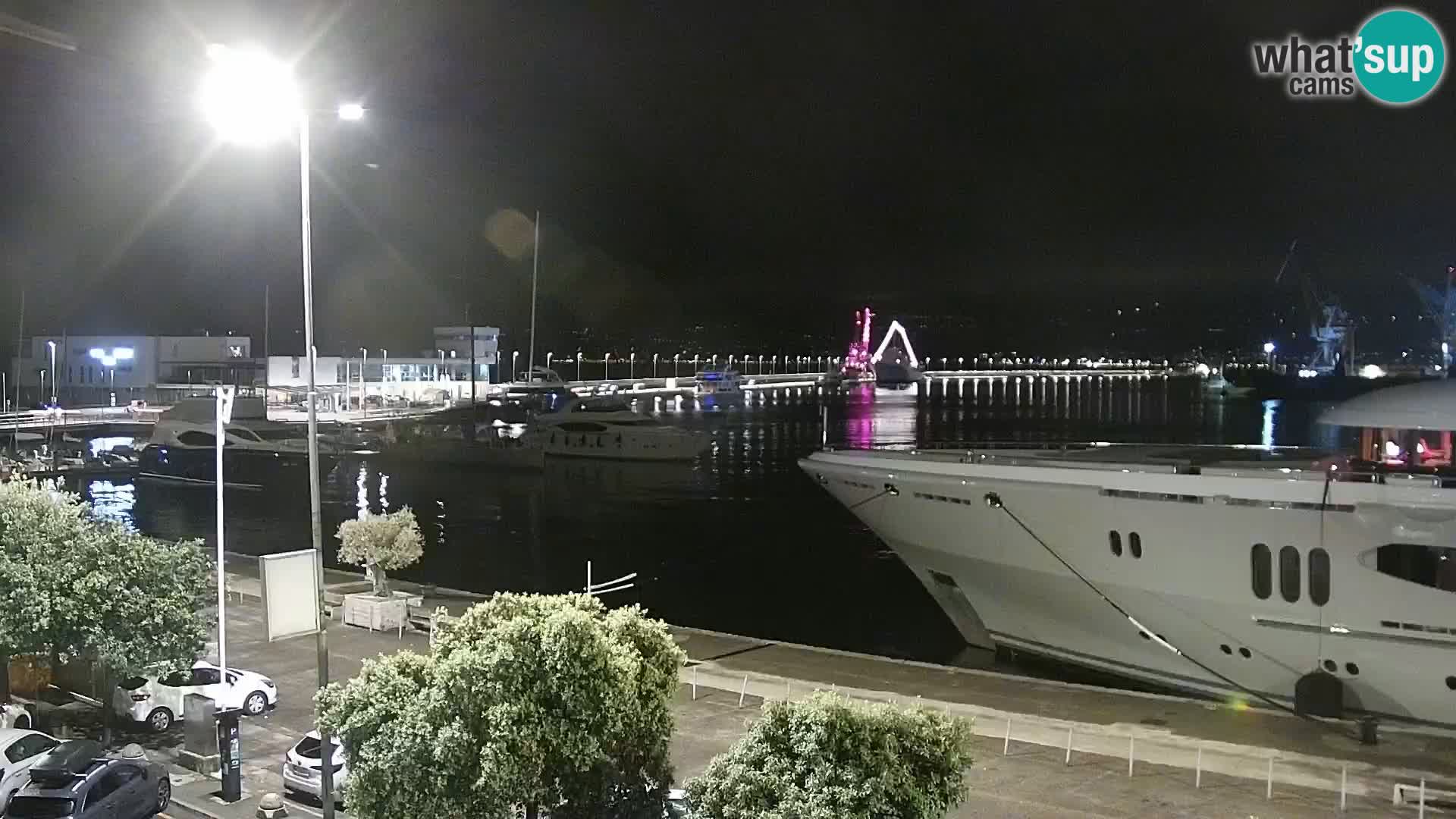 Riva in Marina v Reki – Spletna kamera v živo Hrvaška