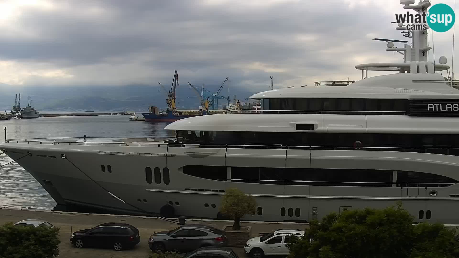 Riva in Marina v Reki – Spletna kamera v živo Hrvaška
