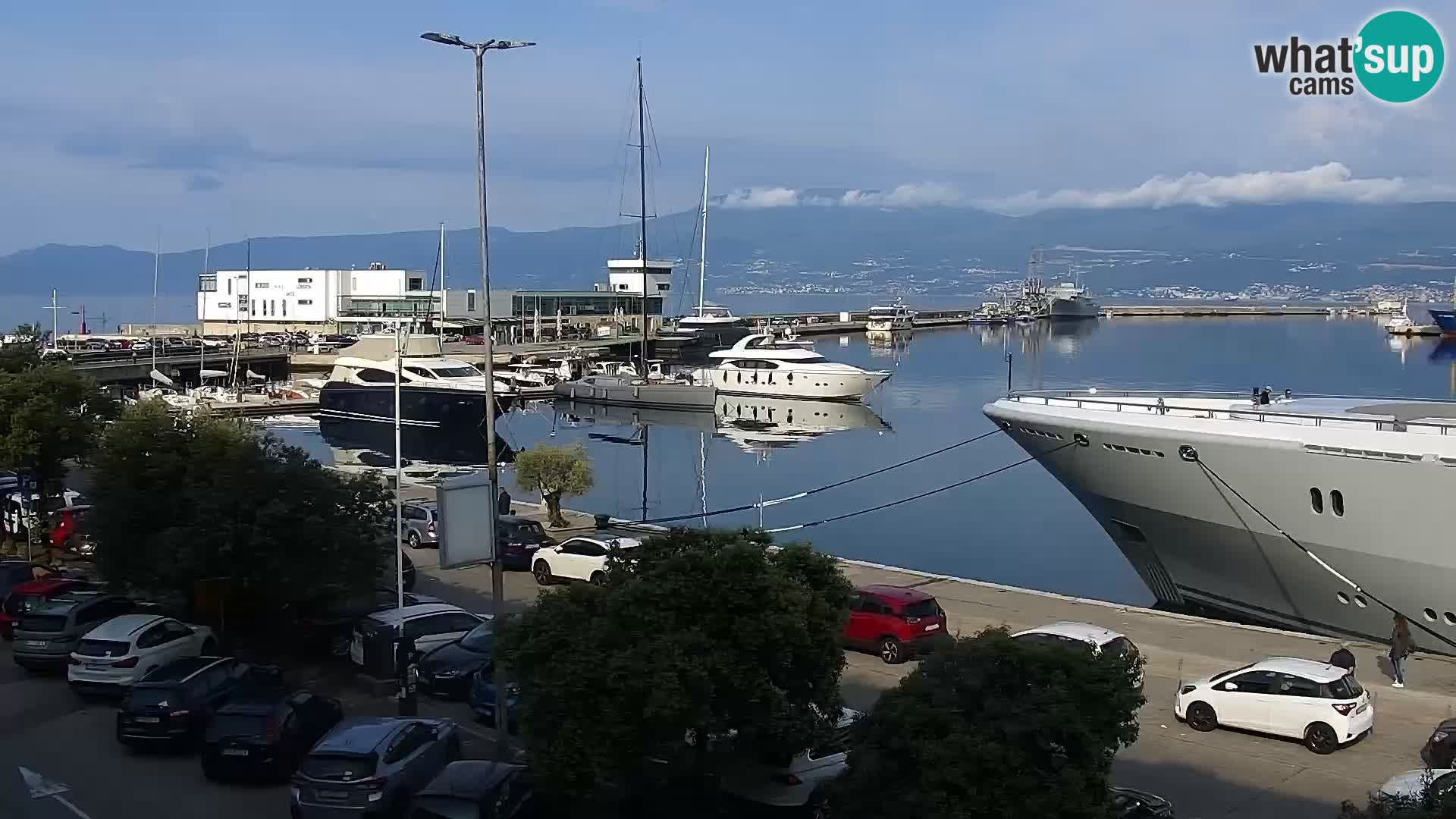 Riva in Marina v Reki – Spletna kamera v živo Hrvaška