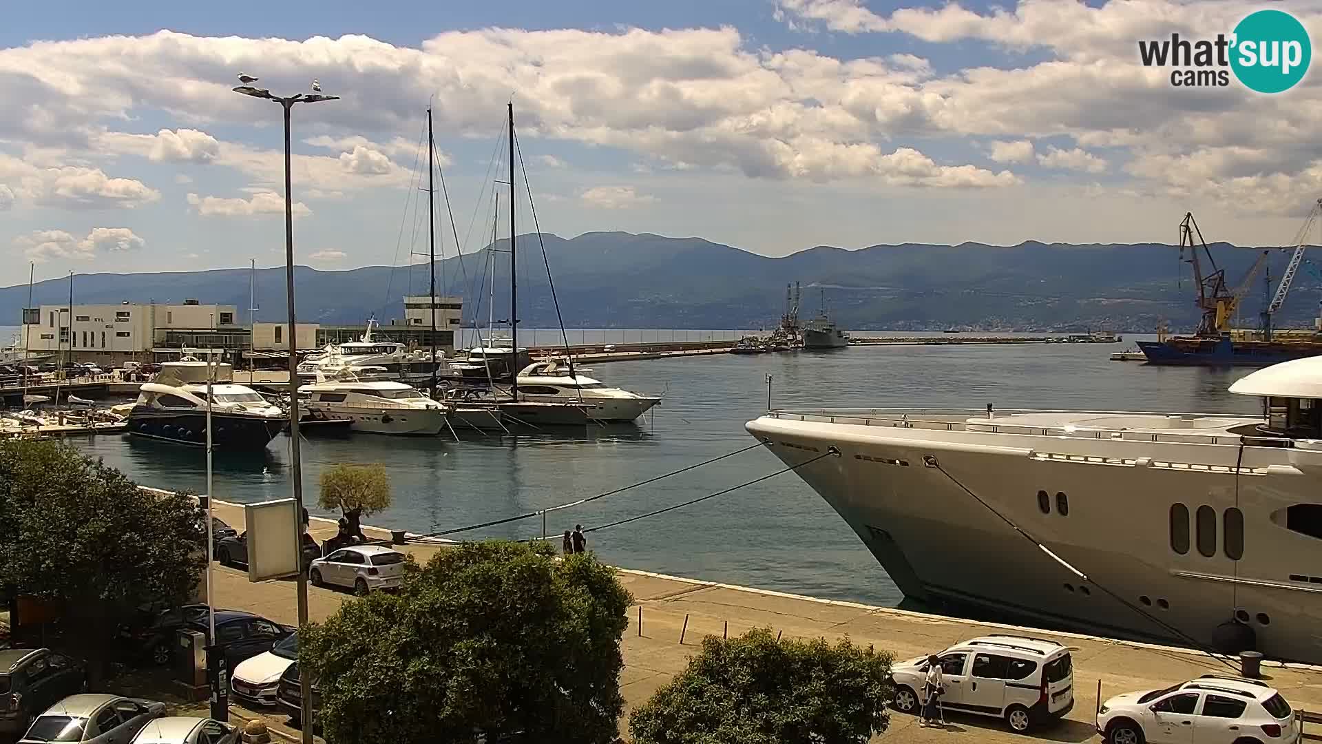 Riva in Marina v Reki – Spletna kamera v živo Hrvaška