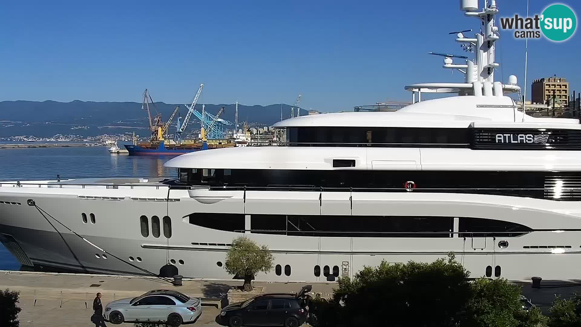 Riva in Marina v Reki – Spletna kamera v živo Hrvaška