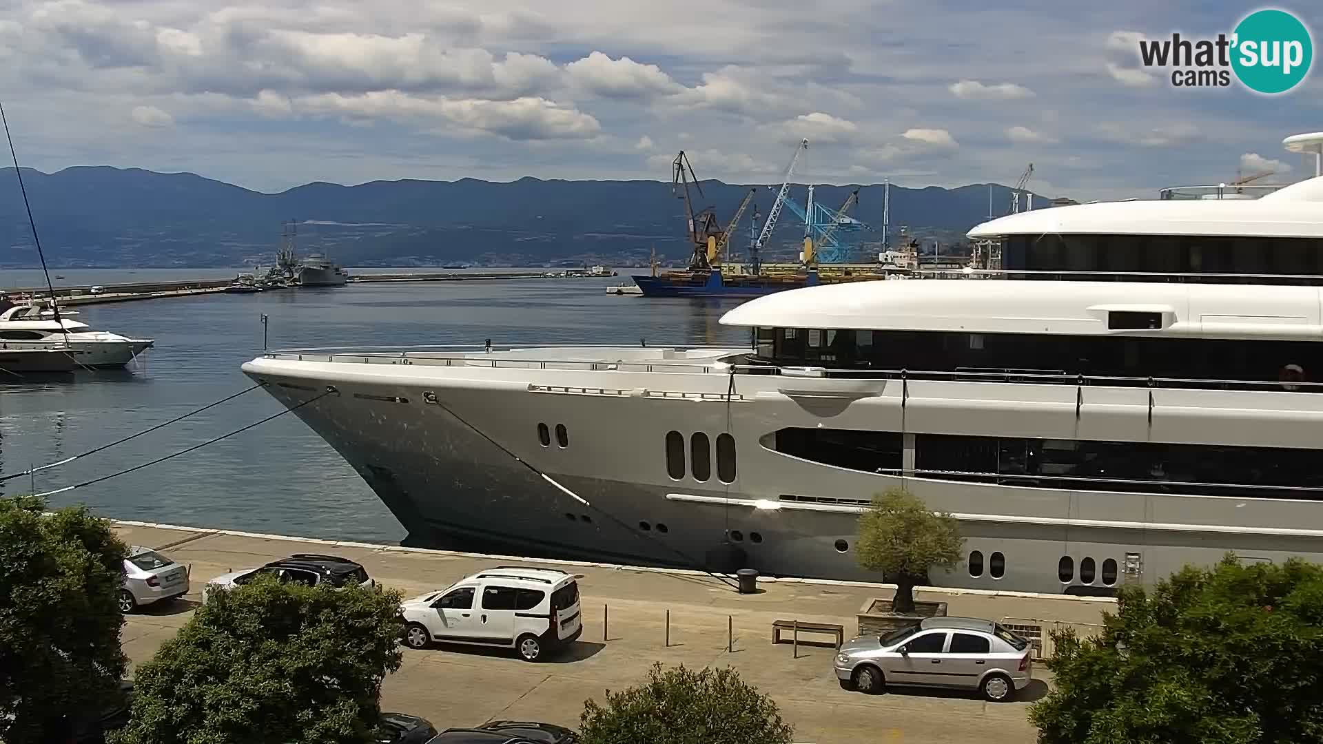 Riva i Marina u Rijeci – Web kamera uživo u Hrvatskoj
