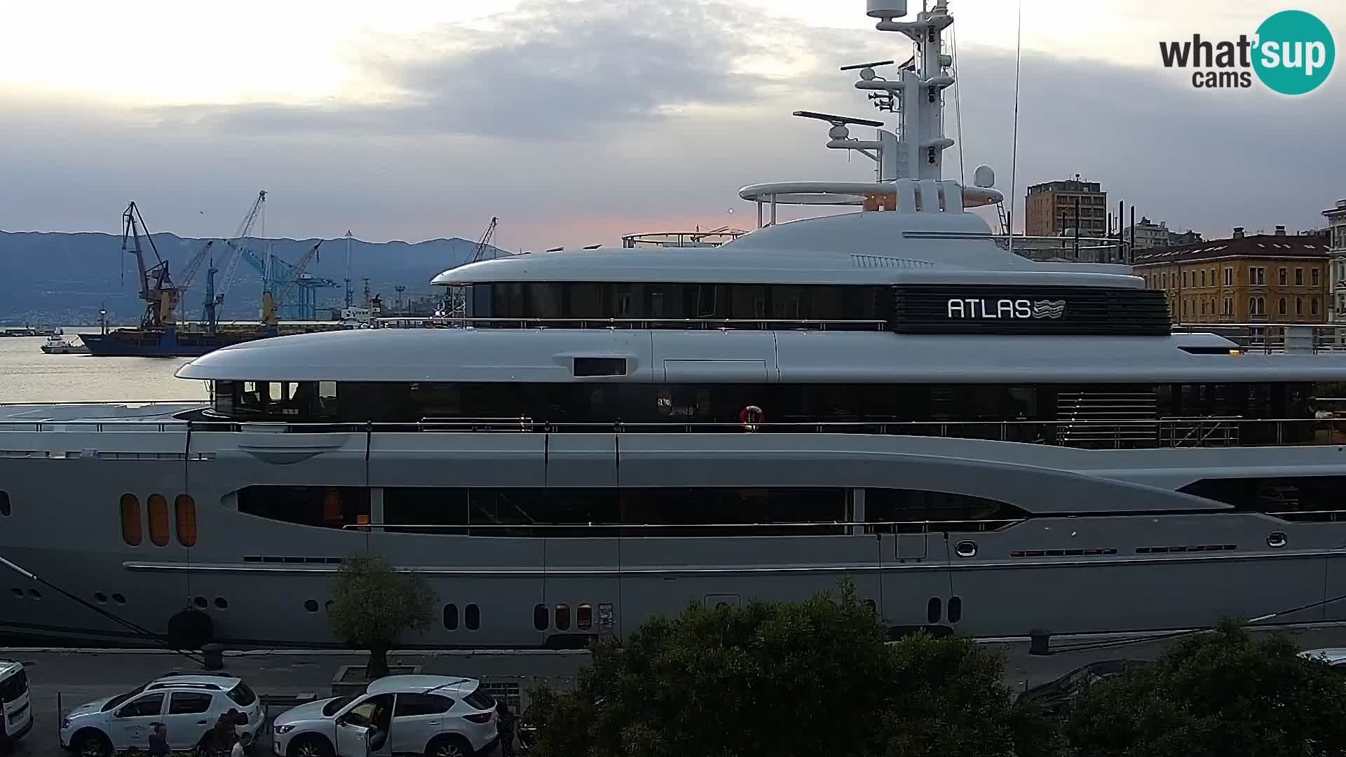 Riva i Marina u Rijeci – Web kamera uživo u Hrvatskoj