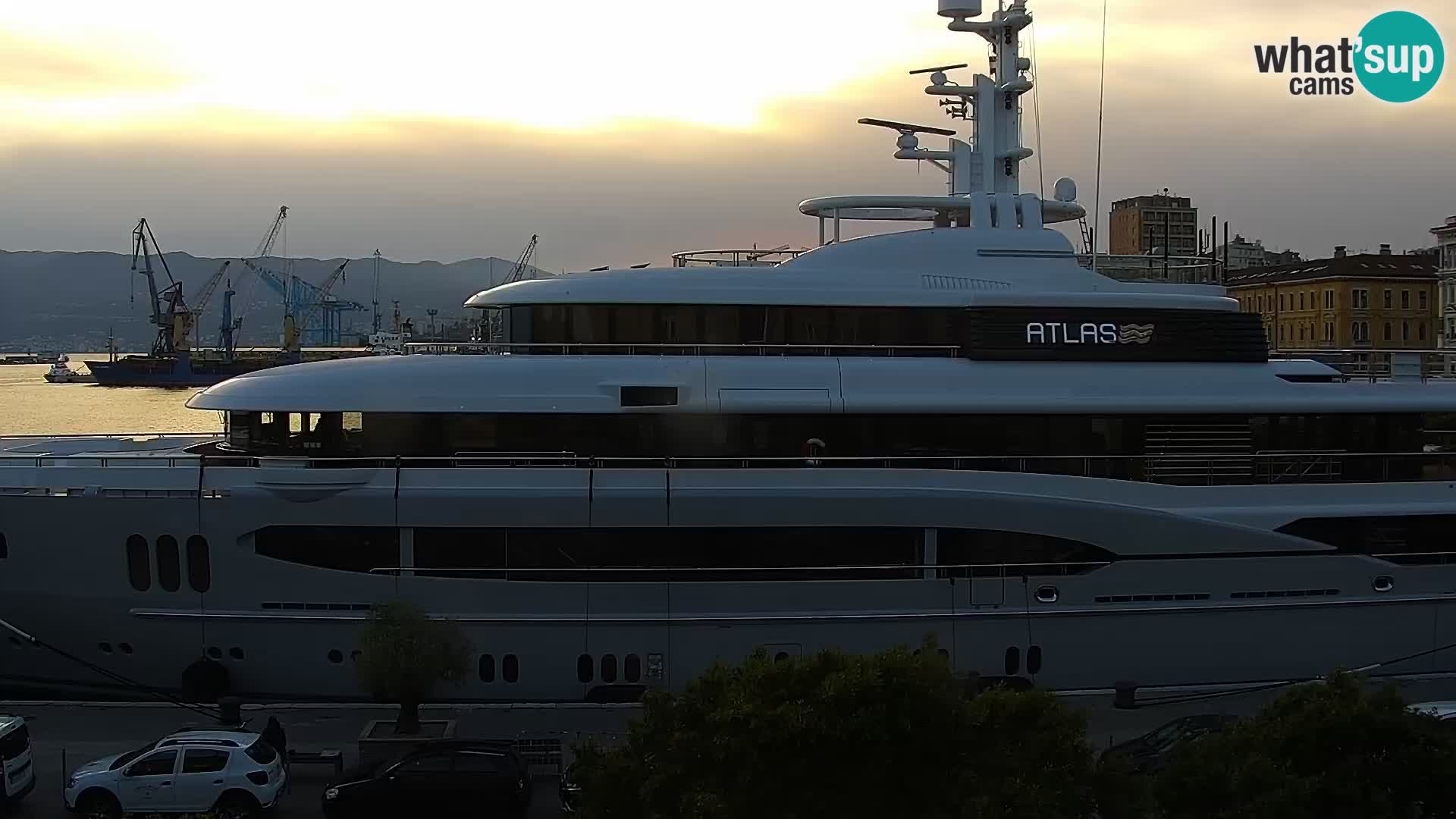 Riva in Marina v Reki – Spletna kamera v živo Hrvaška