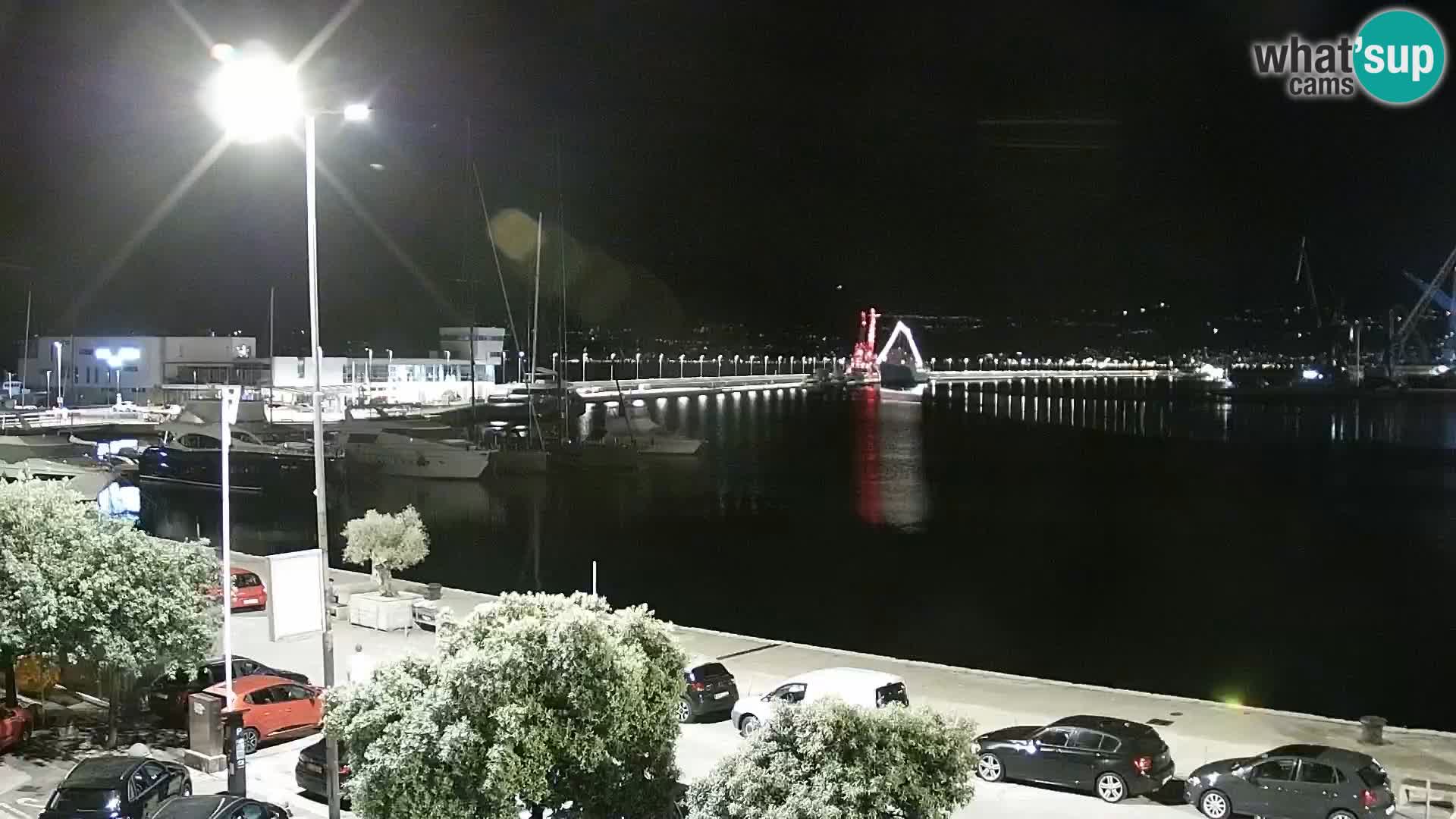 Riva in Marina v Reki – Spletna kamera v živo Hrvaška