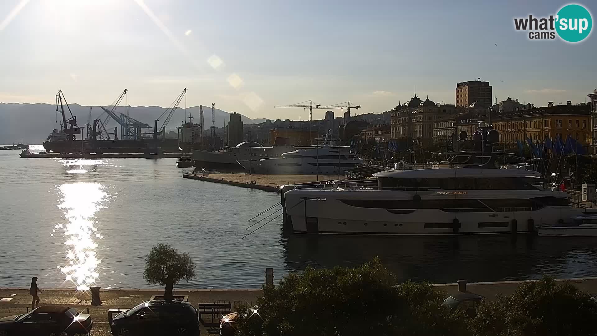 Riva in Marina v Reki – Spletna kamera v živo Hrvaška