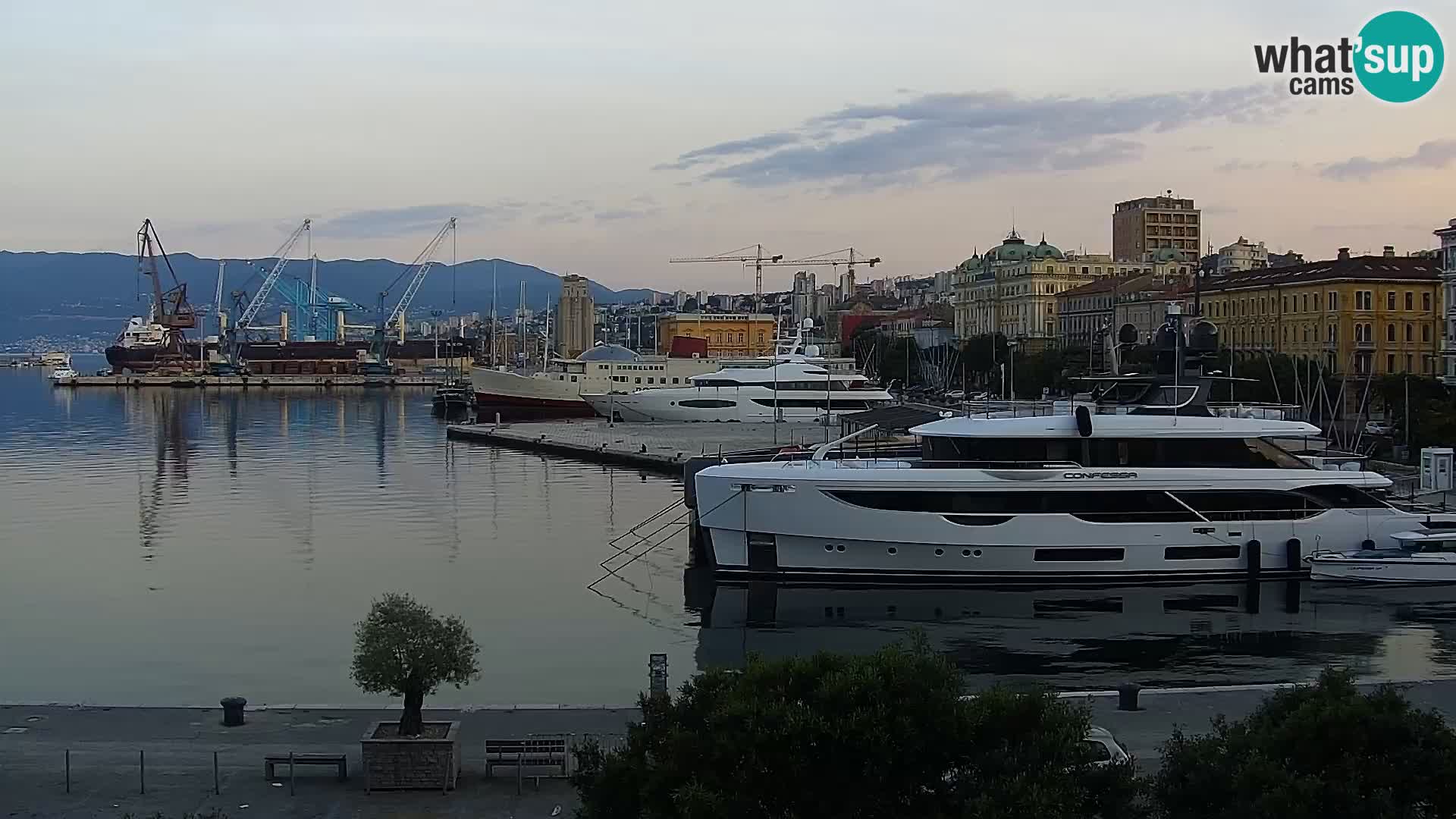La Riva et Marina à Rijeka – Live Webcam Croatie