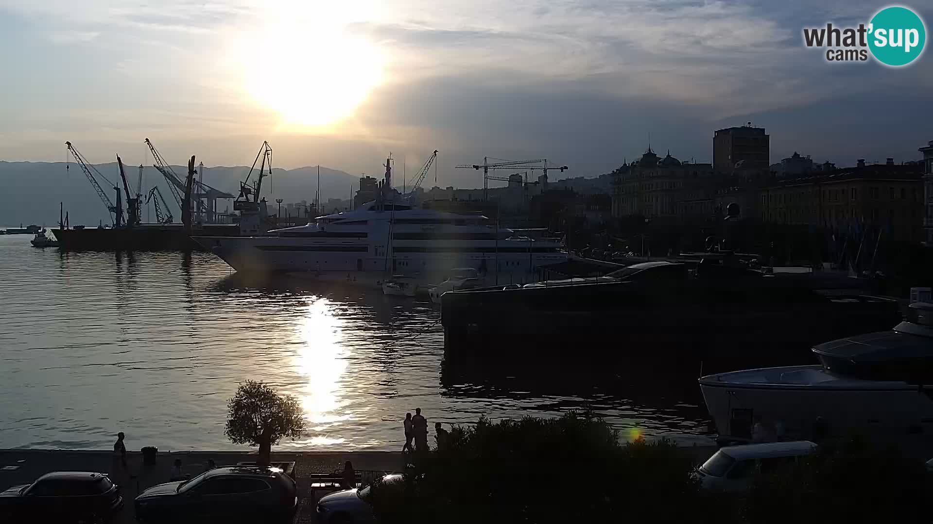 Fiume – Il porto e la Riva