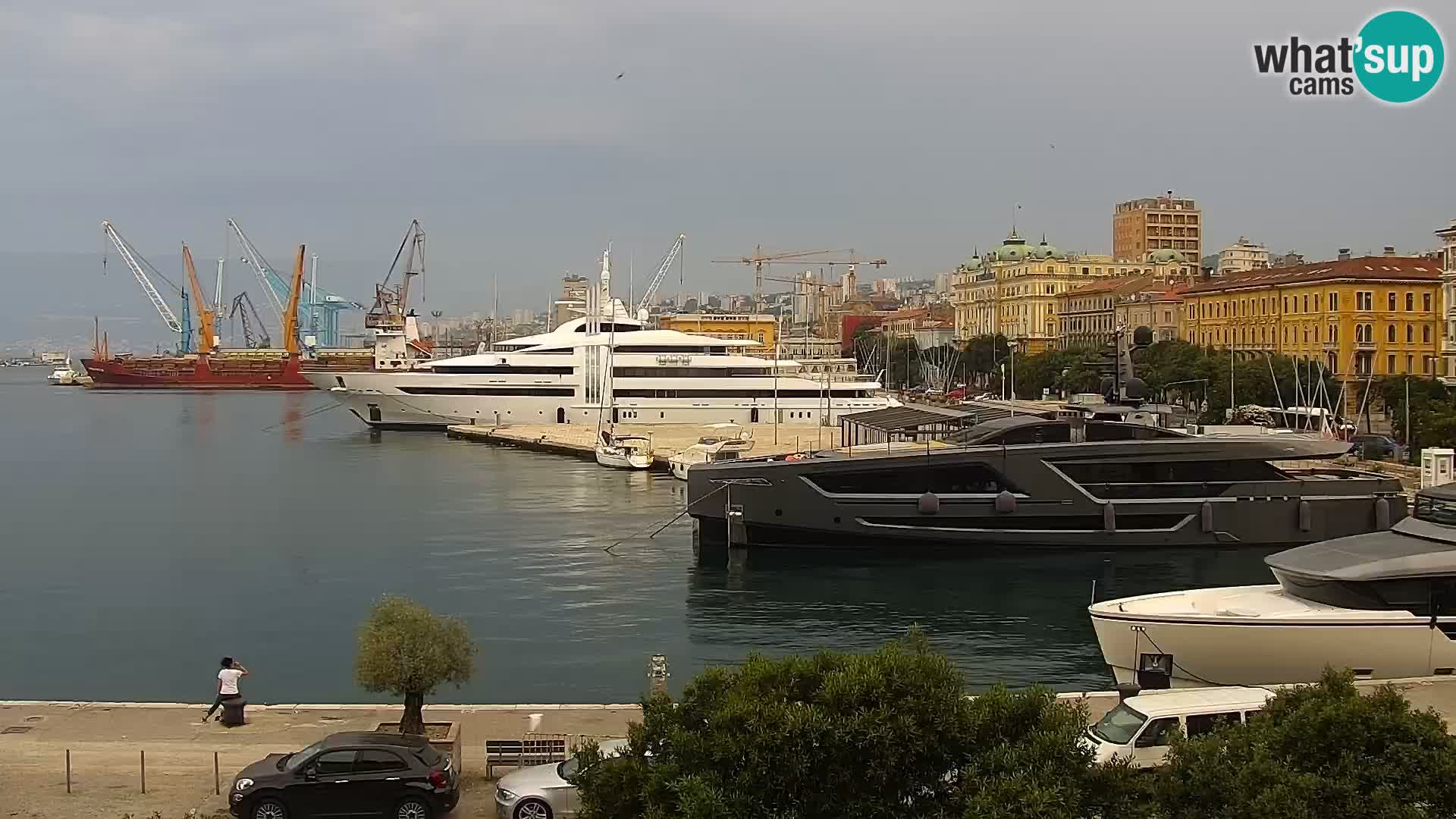 Riva in Marina v Reki – Spletna kamera v živo Hrvaška