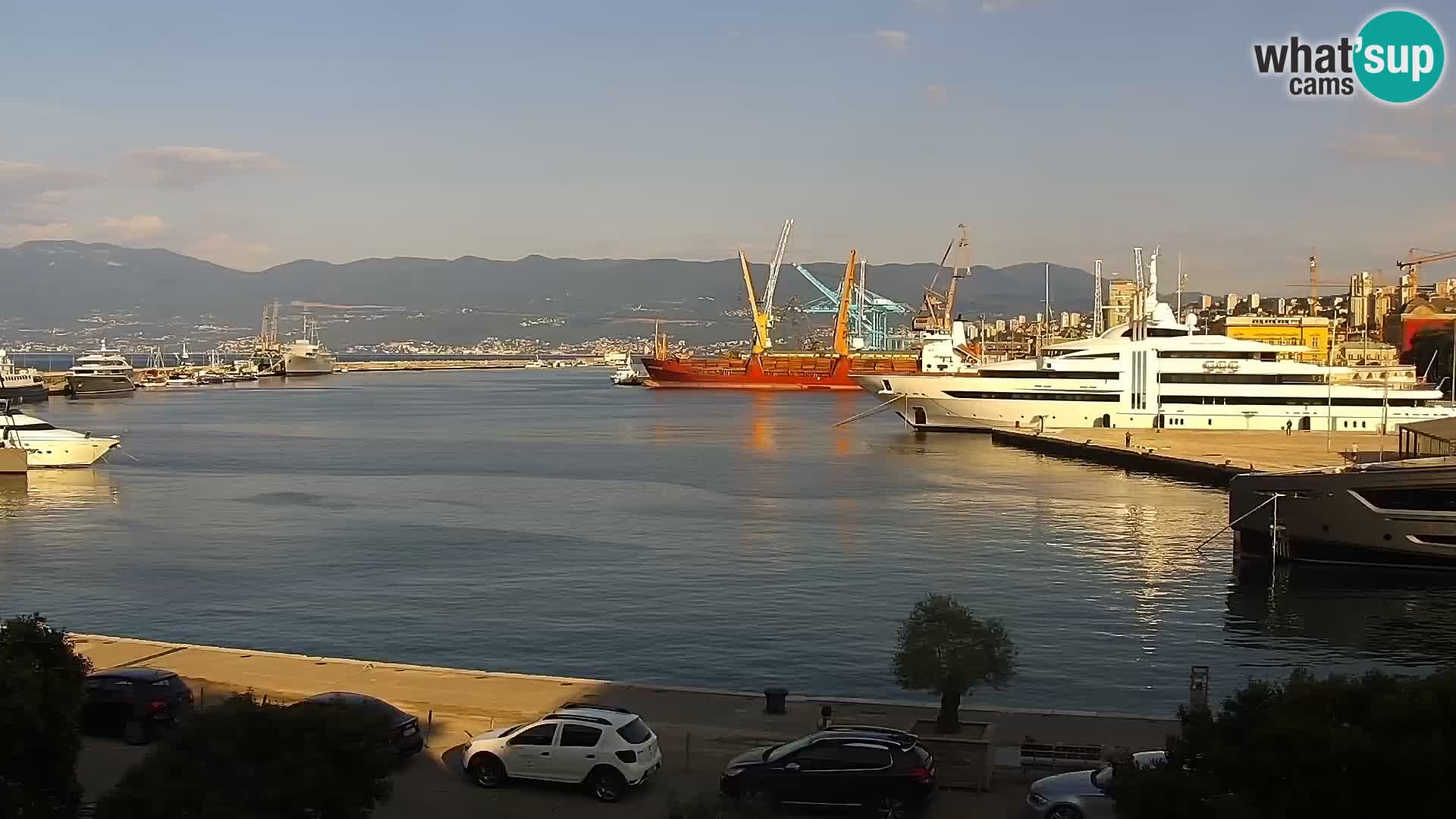 Riva i Marina u Rijeci – Web kamera uživo u Hrvatskoj
