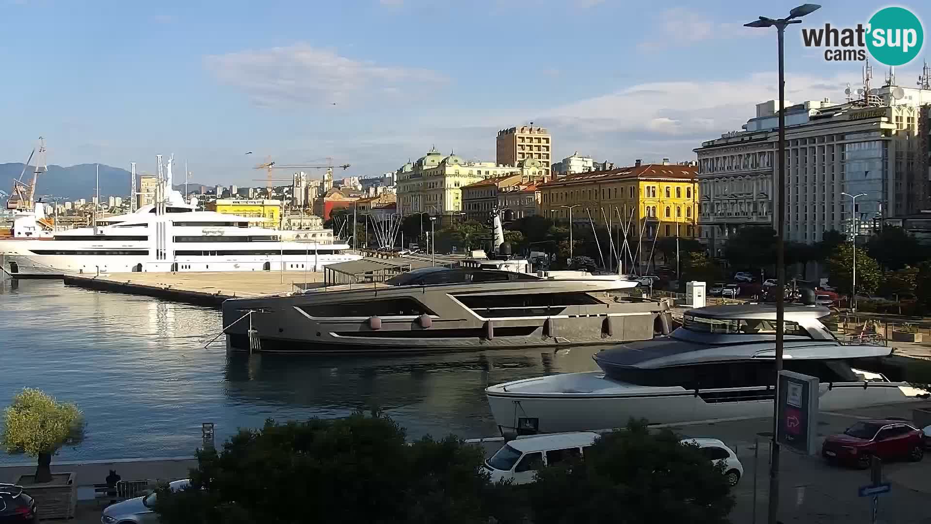 Riva in Marina v Reki – Spletna kamera v živo Hrvaška